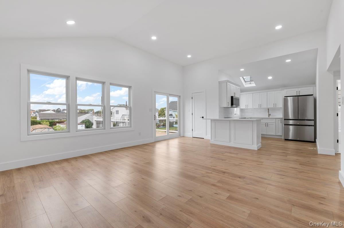 Single Family 7th Suffolk County, NY 11757, MLS-917408-5