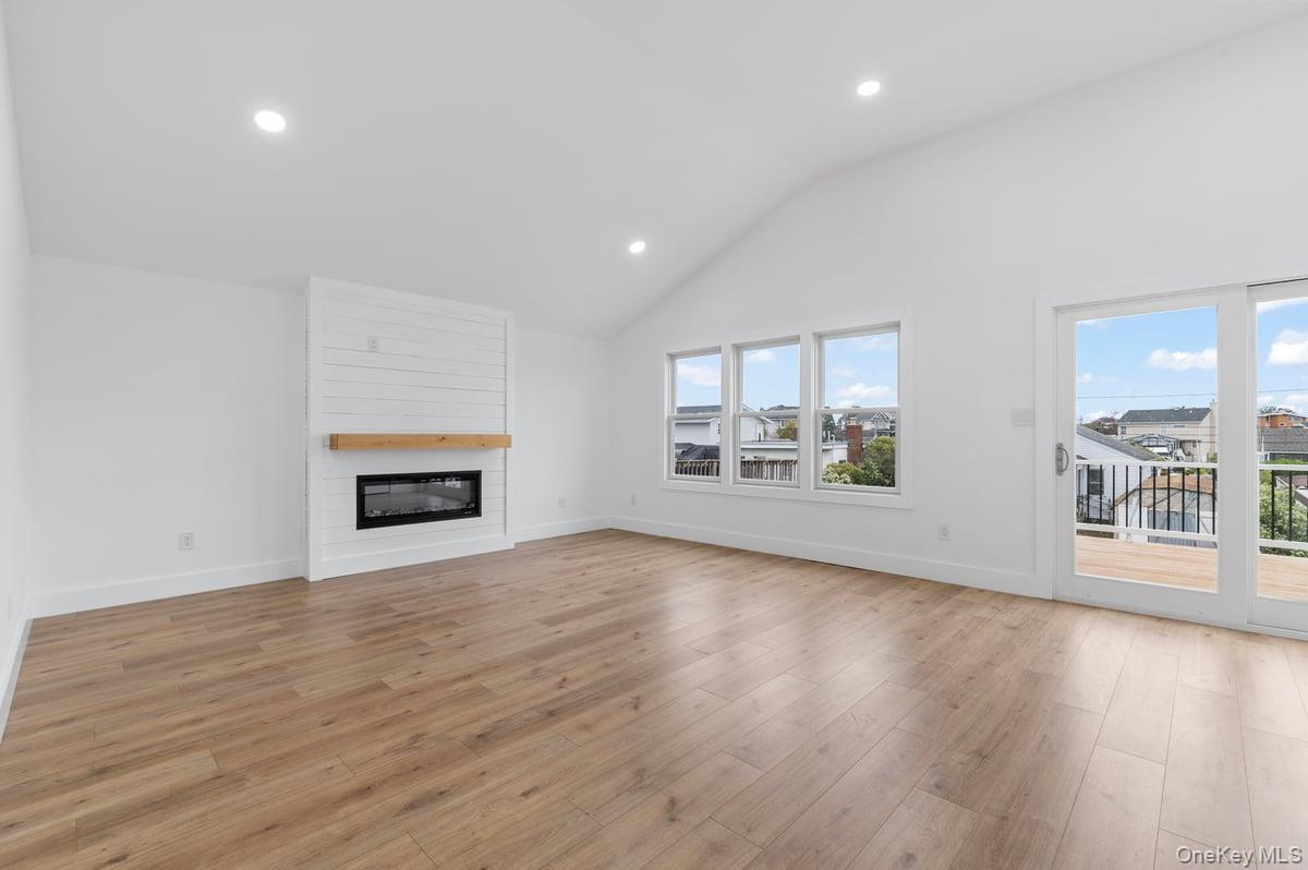 Single Family 7th Suffolk County, NY 11757, MLS-917408-6