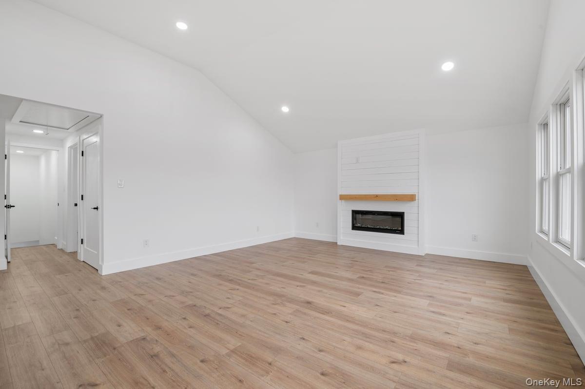 Single Family 7th Suffolk County, NY 11757, MLS-917408-7