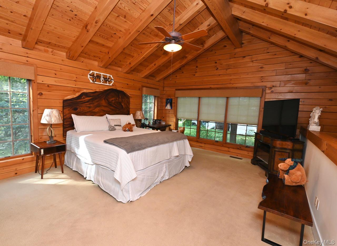 Single Family 5th Suffolk County, NY 11780, MLS-917409-13