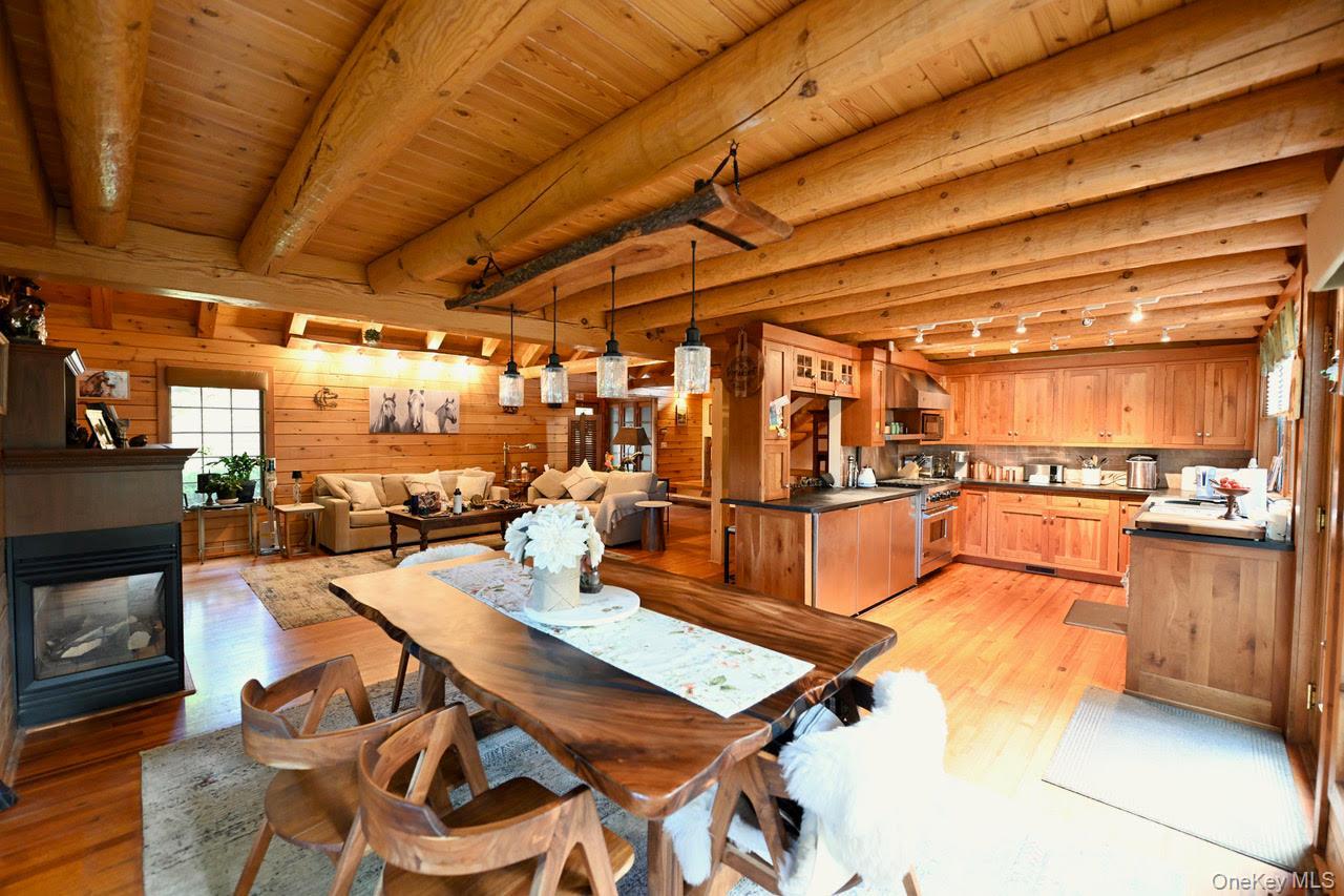 Single Family 5th Suffolk County, NY 11780, MLS-917409-6