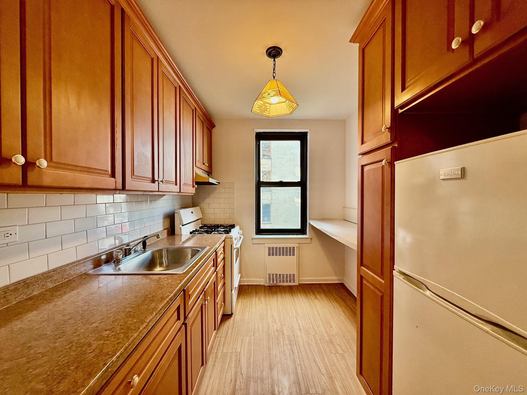 Coop Northern  Queens, NY 11368, MLS-917424-4