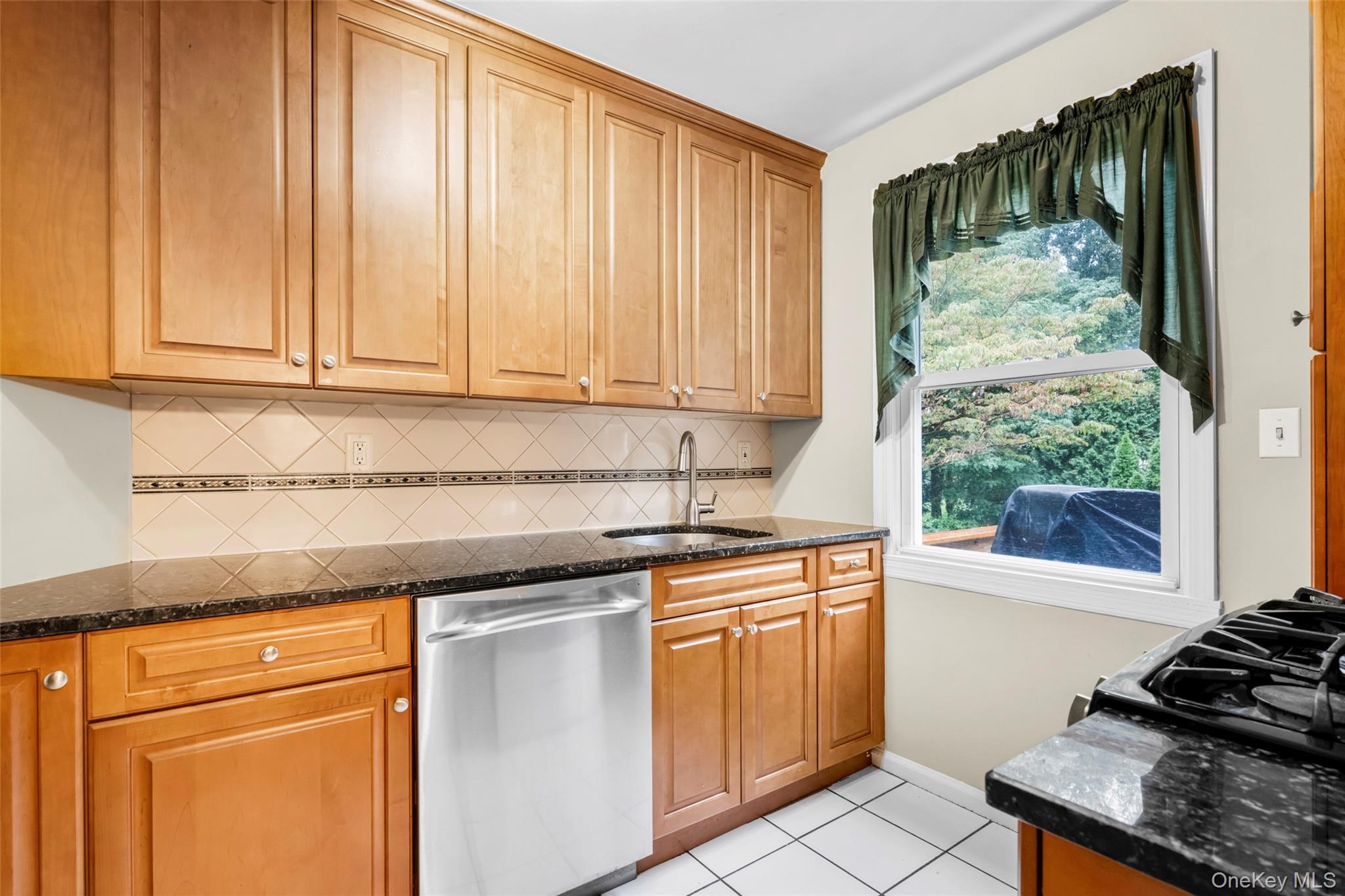 Single Family Scarsdale Westchester County, NY 10707, MLS-917437-6