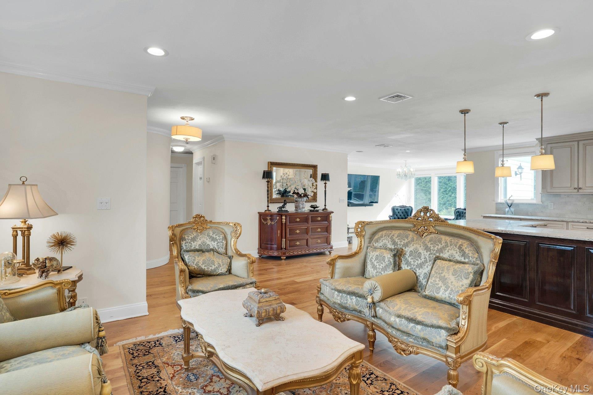 Single Family Regency Suffolk County, NY 11746, MLS-917454-19