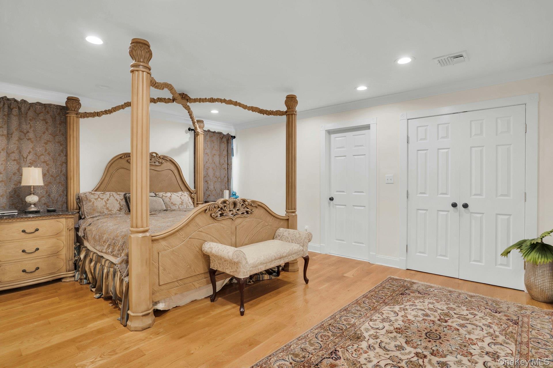 Single Family Regency Suffolk County, NY 11746, MLS-917454-24