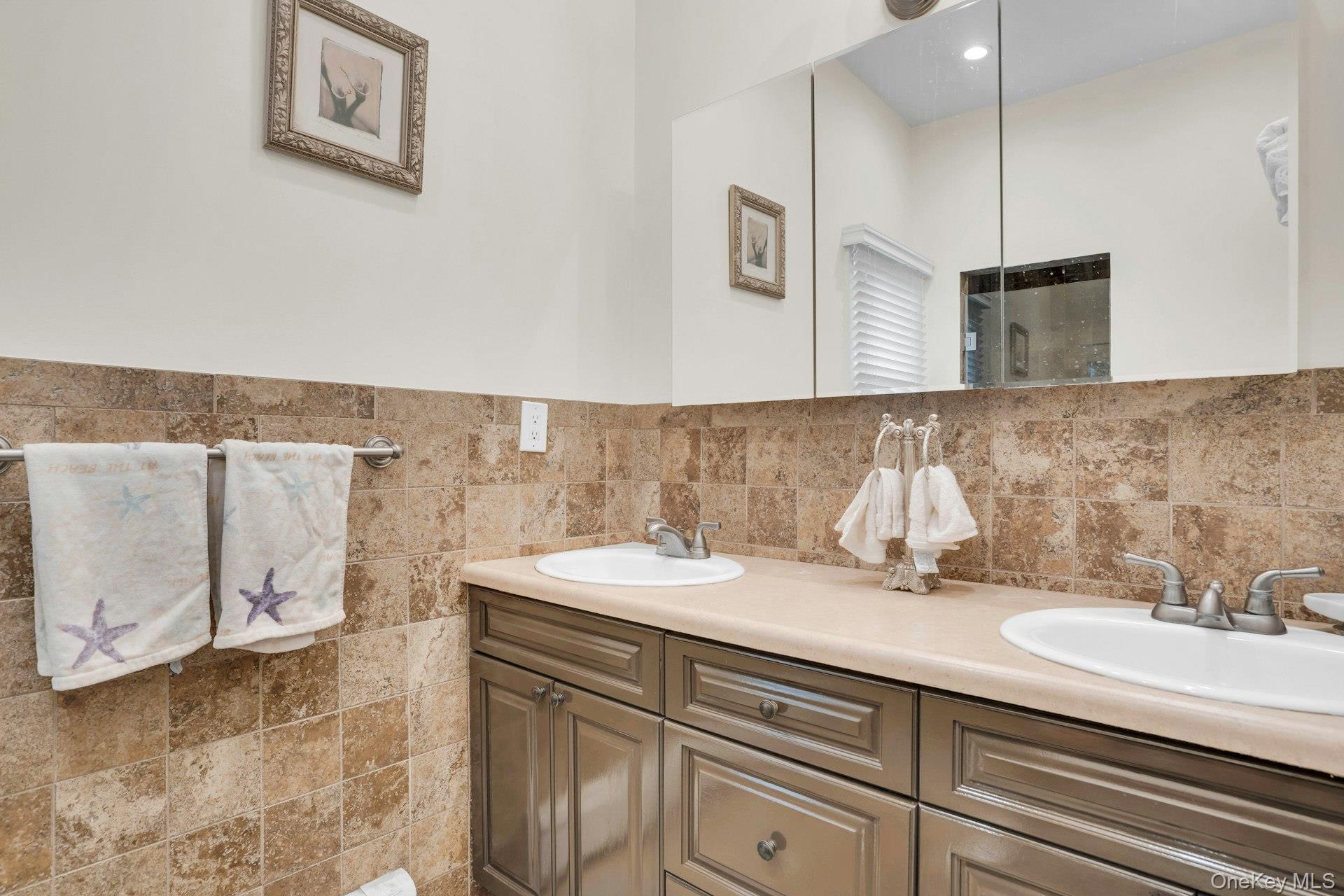 Single Family Regency Suffolk County, NY 11746, MLS-917454-28