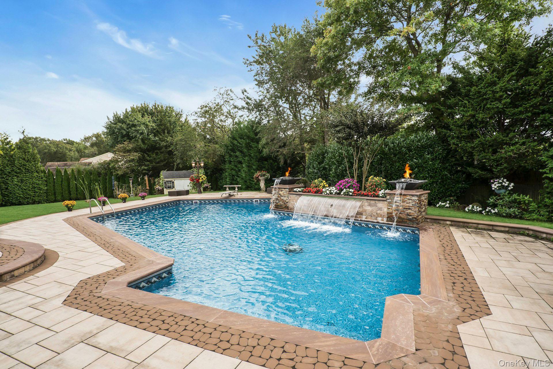 Single Family Regency Suffolk County, NY 11746, MLS-917454-39