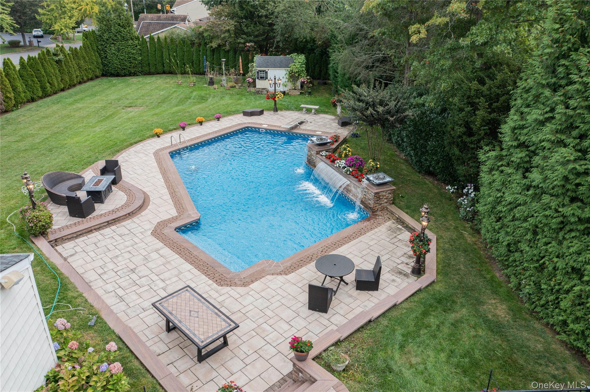 Single Family Regency Suffolk County, NY 11746, MLS-917454-40