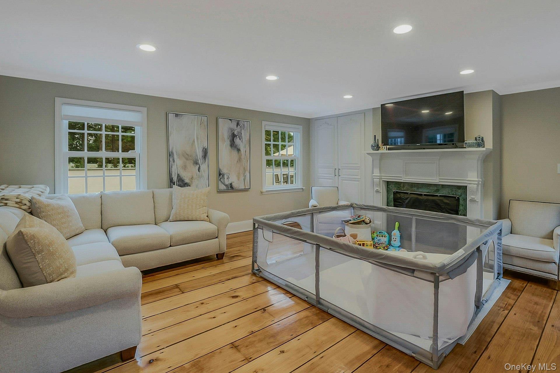 Single Family Berry Hill Nassau County, NY 11791, MLS-917476-10