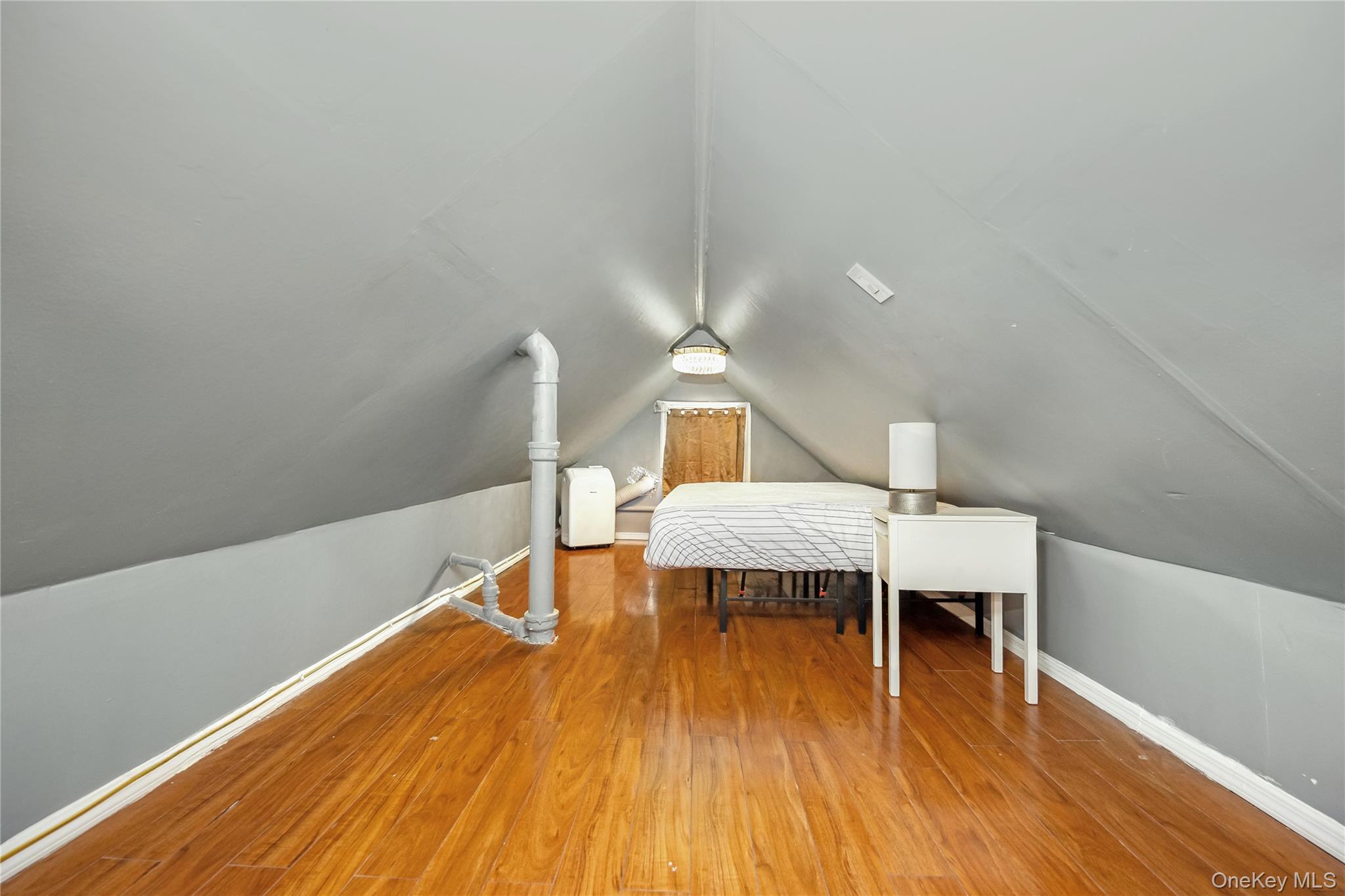 Single Family 77th  Queens, NY 11421, MLS-917488-23