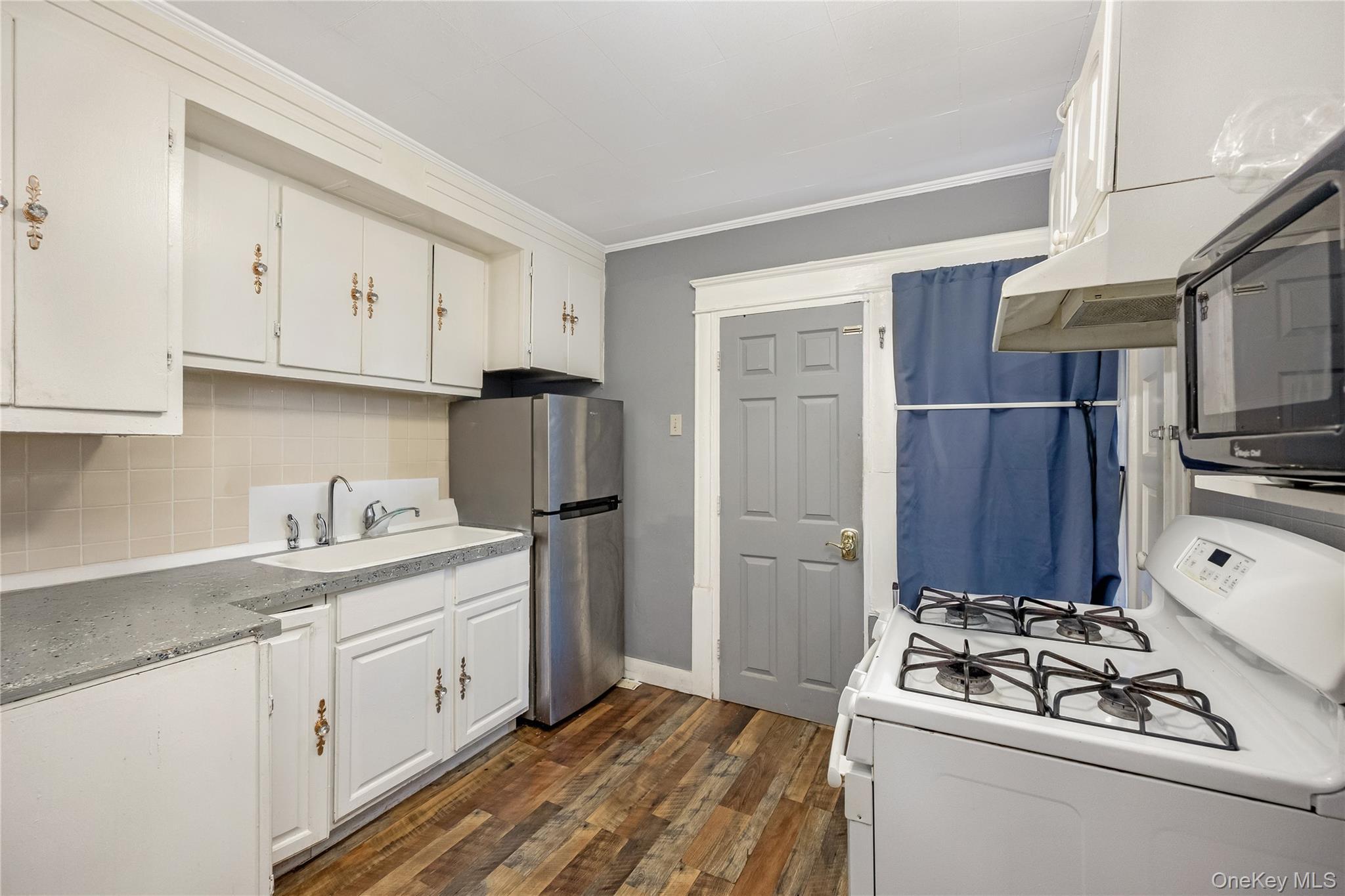 Single Family 77th  Queens, NY 11421, MLS-917488-8