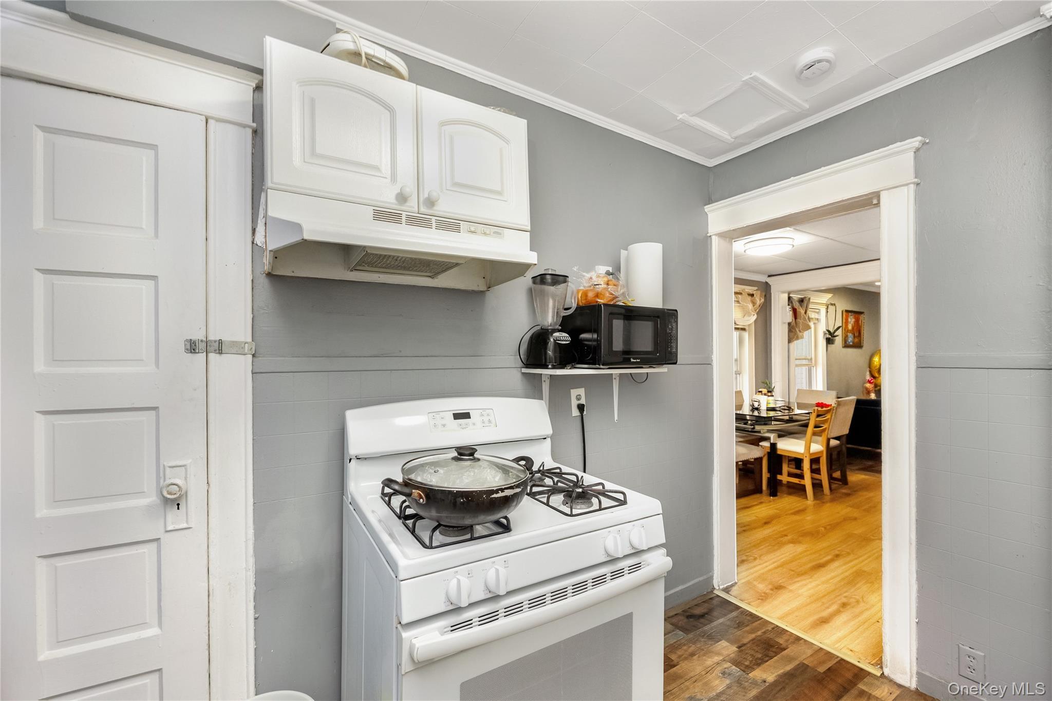 Single Family 77th  Queens, NY 11421, MLS-917488-9