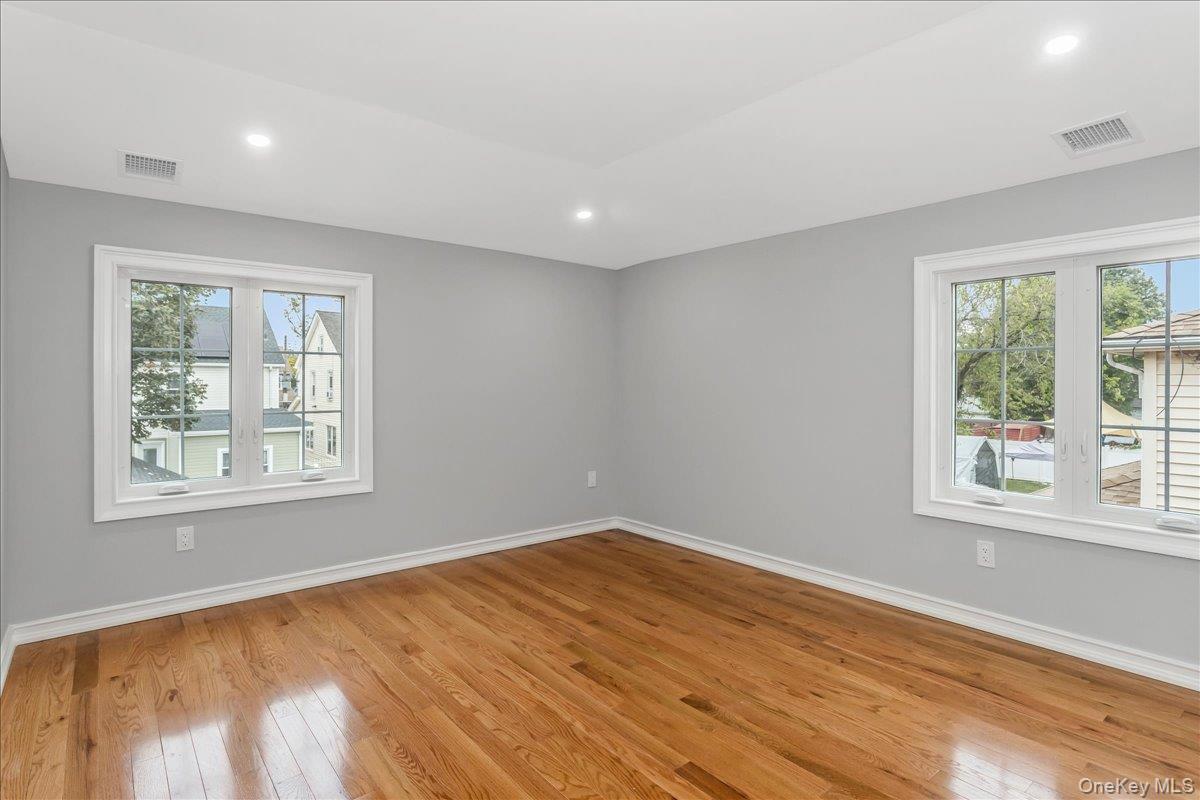 Single Family Caney Queens, NY 11422, MLS-917560-25