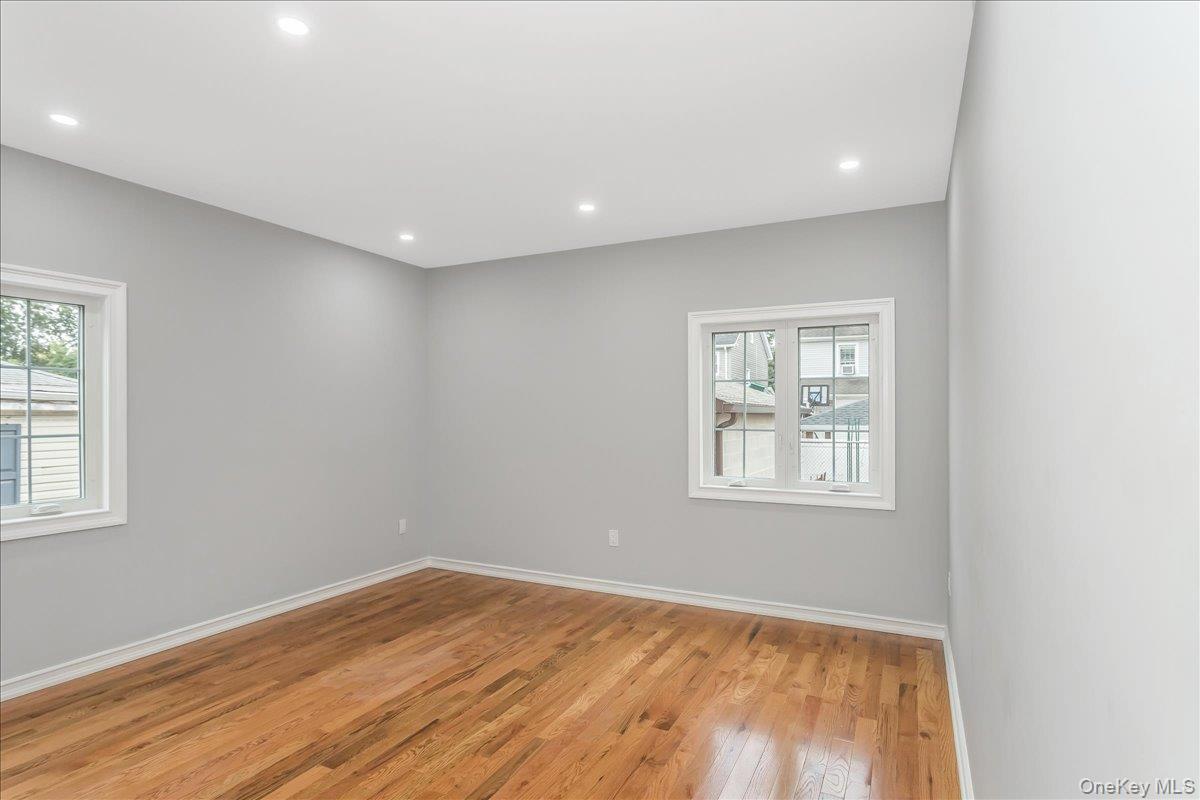 Single Family Caney Queens, NY 11422, MLS-917560-8