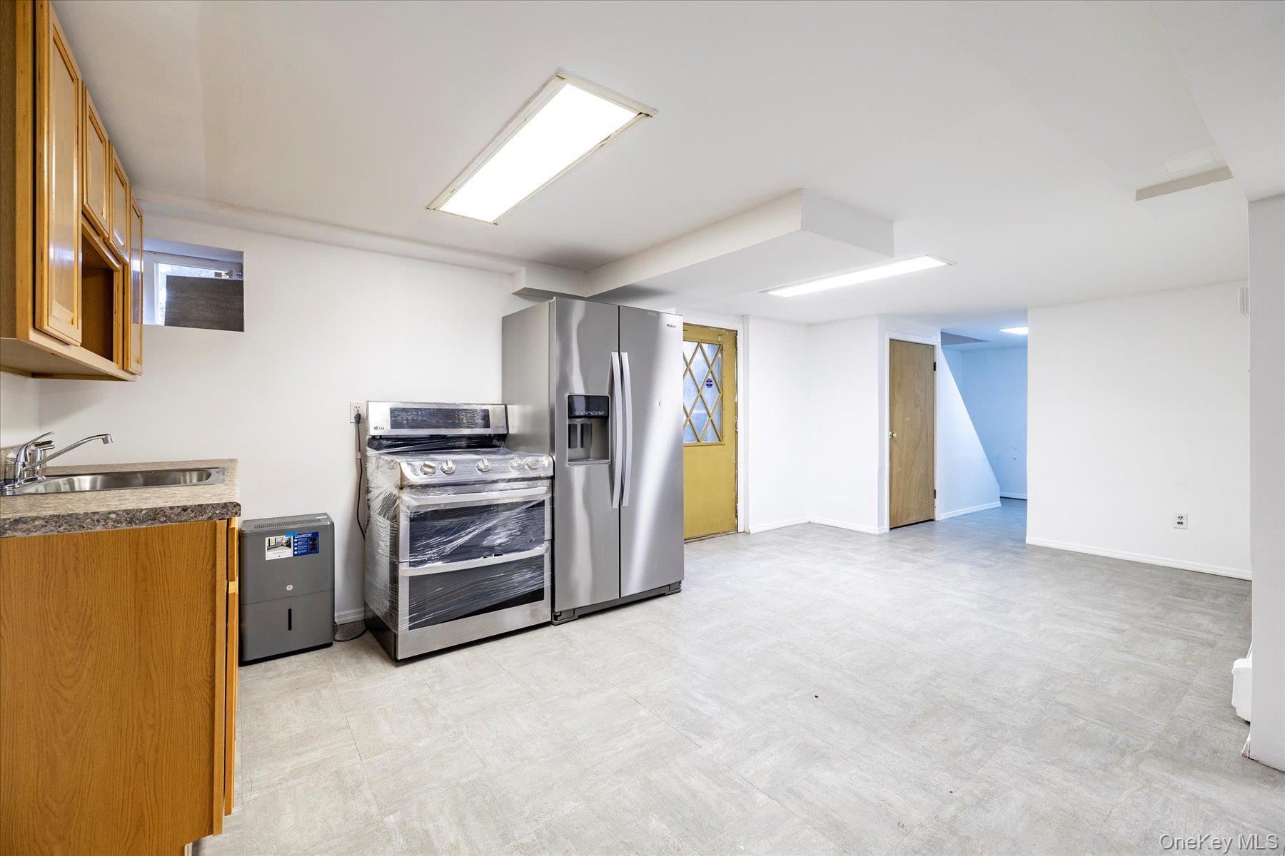 Single Family Coolidge Suffolk County, NY 11701, MLS-917562-19