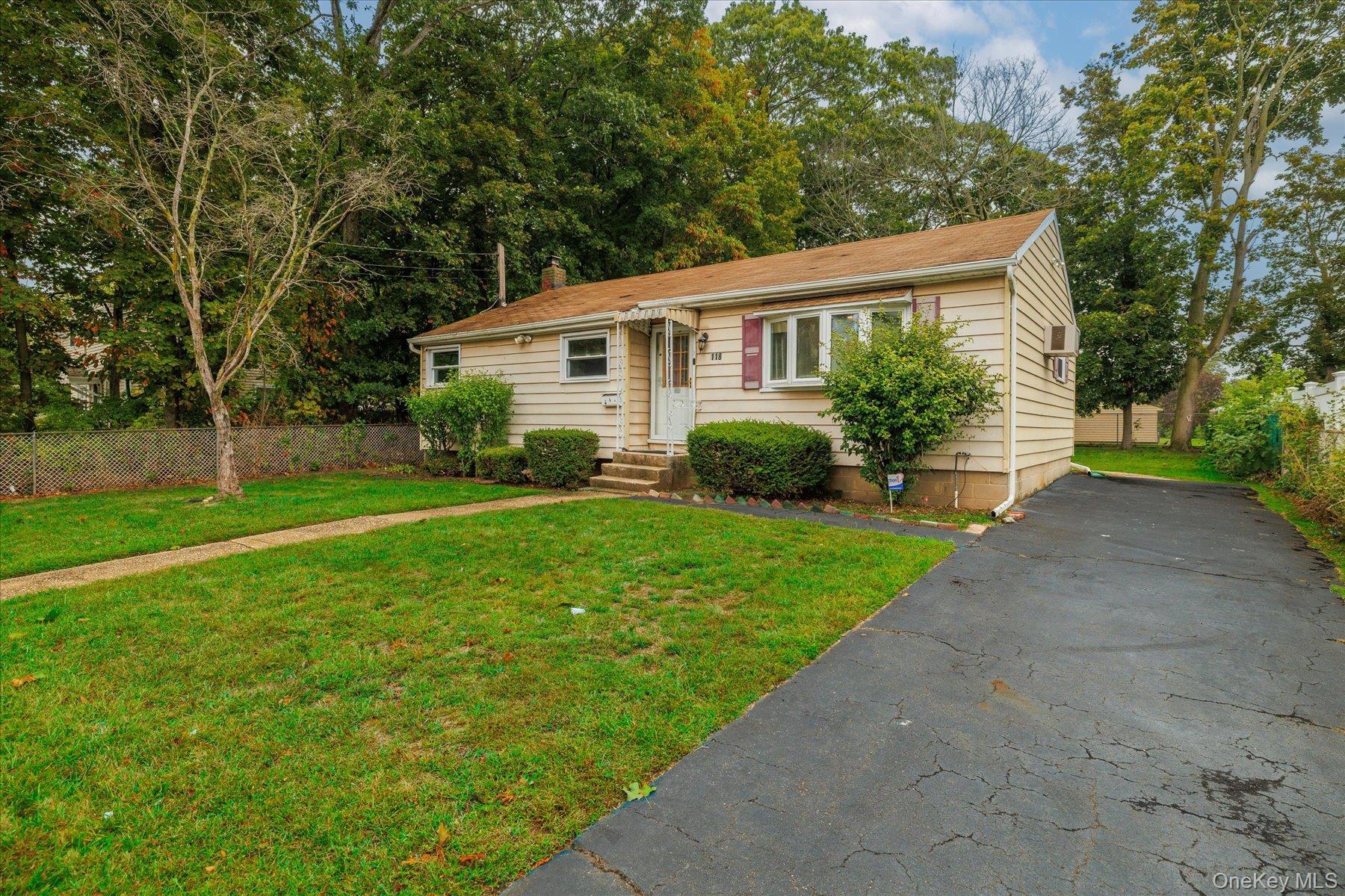 Single Family Coolidge Suffolk County, NY 11701, MLS-917562-2