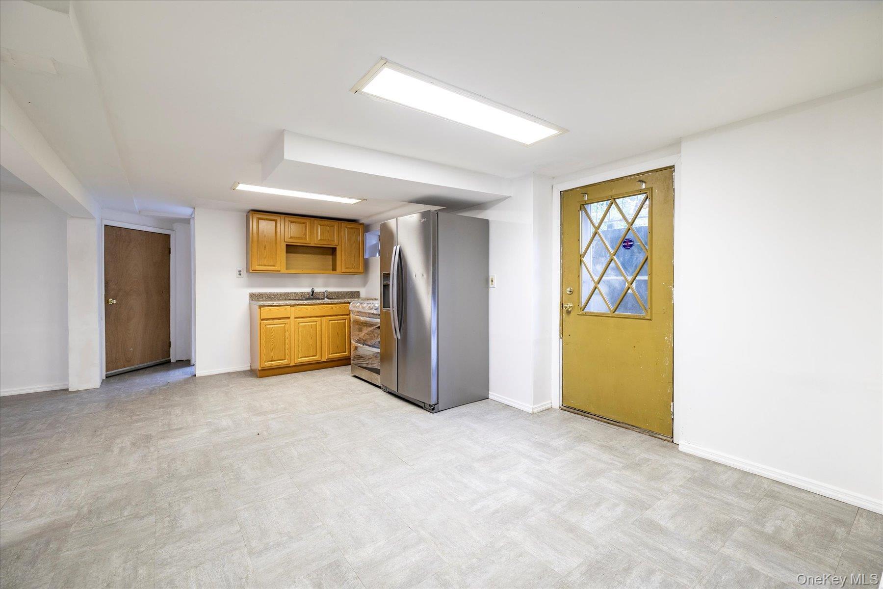 Single Family Coolidge Suffolk County, NY 11701, MLS-917562-21