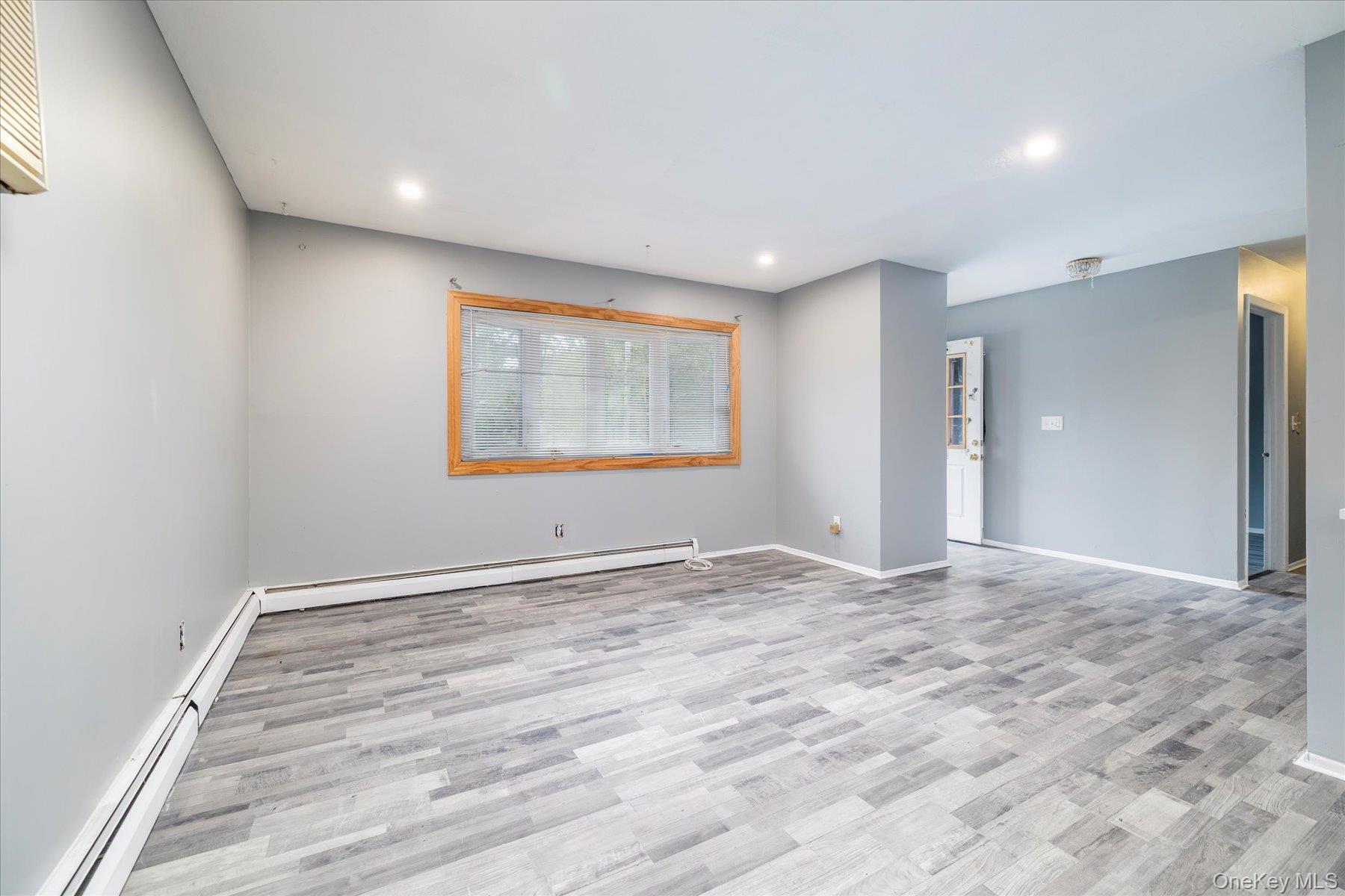 Single Family Coolidge Suffolk County, NY 11701, MLS-917562-4