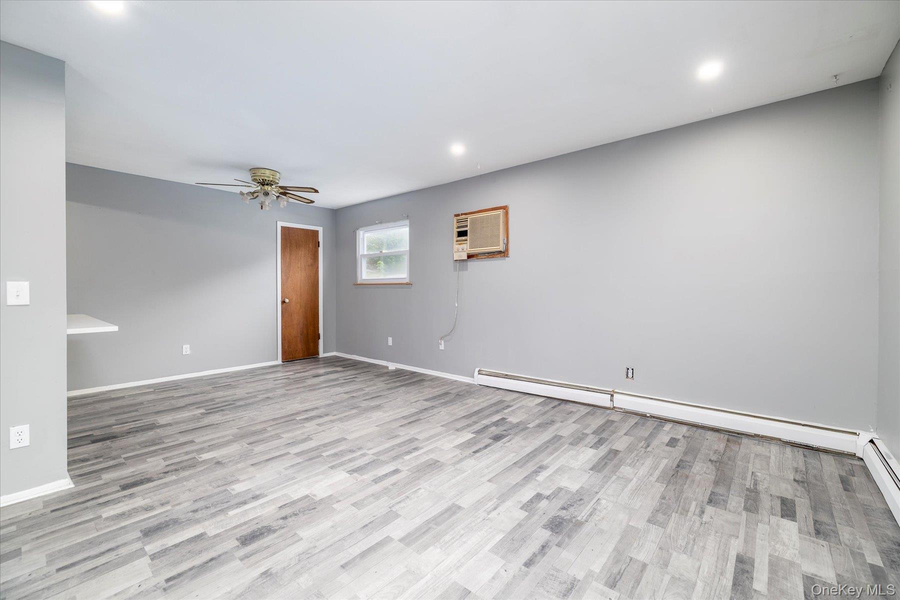 Single Family Coolidge Suffolk County, NY 11701, MLS-917562-5