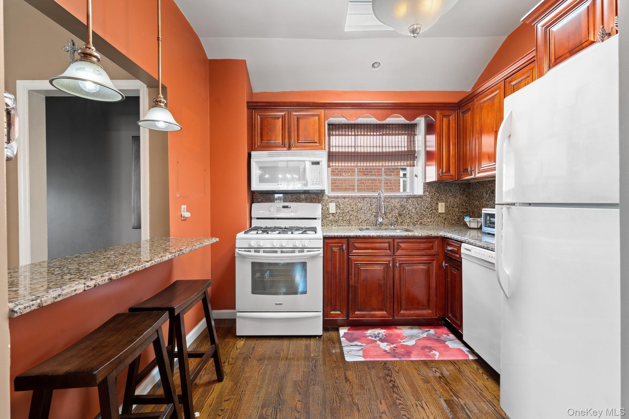 Single Family Bayview  Bronx, NY 10465, MLS-917617-13