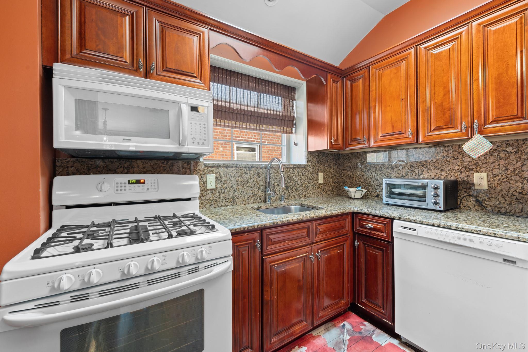 Single Family Bayview  Bronx, NY 10465, MLS-917617-14