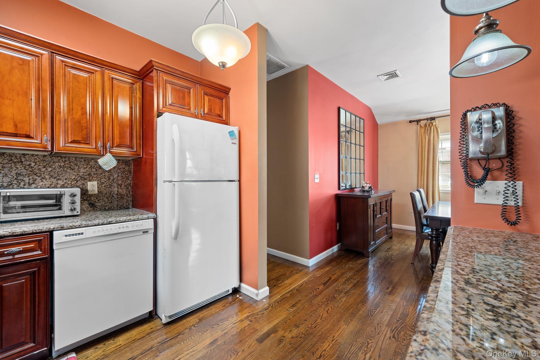 Single Family Bayview  Bronx, NY 10465, MLS-917617-15