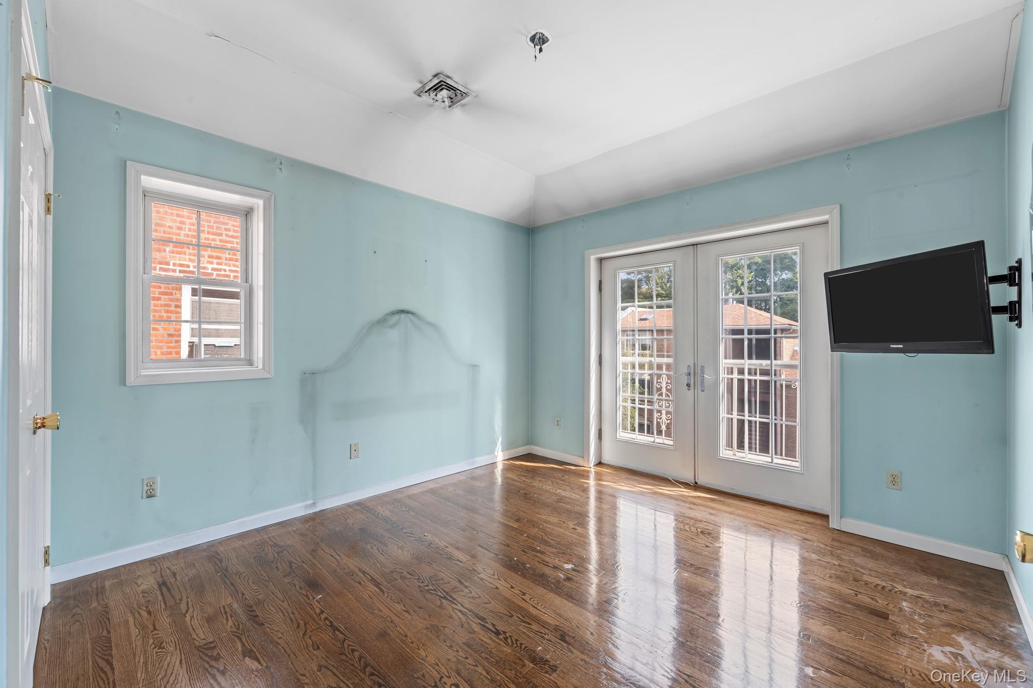 Single Family Bayview  Bronx, NY 10465, MLS-917617-21