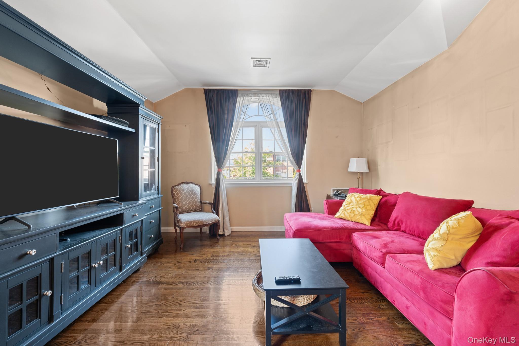 Single Family Bayview  Bronx, NY 10465, MLS-917617-7