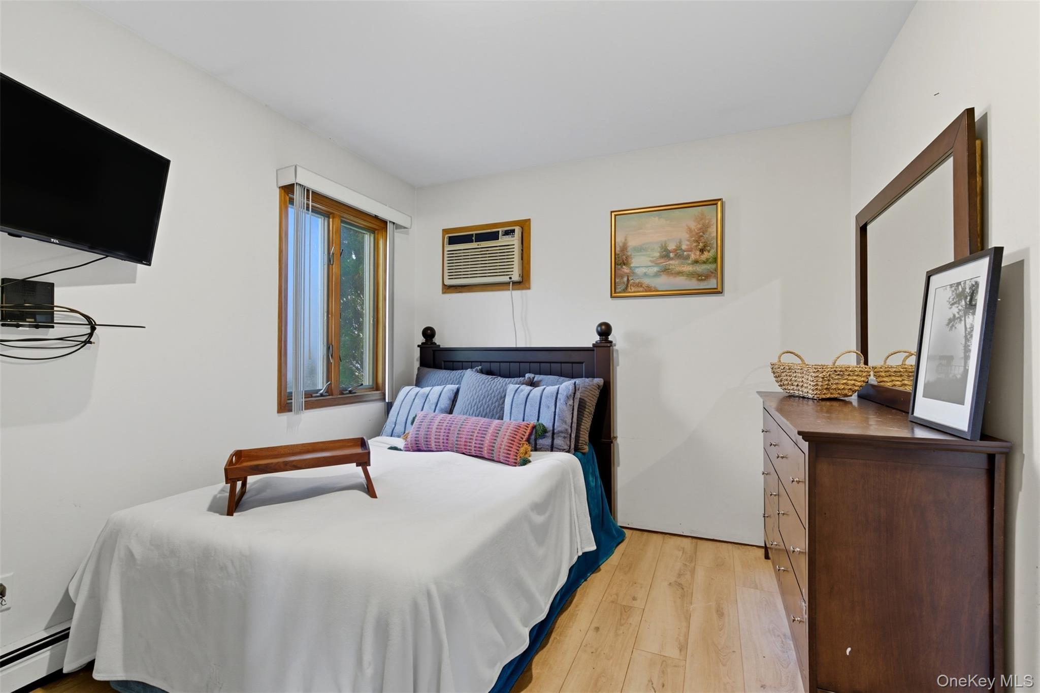 Single Family 5th  Suffolk County, NY 11731, MLS-917619-14