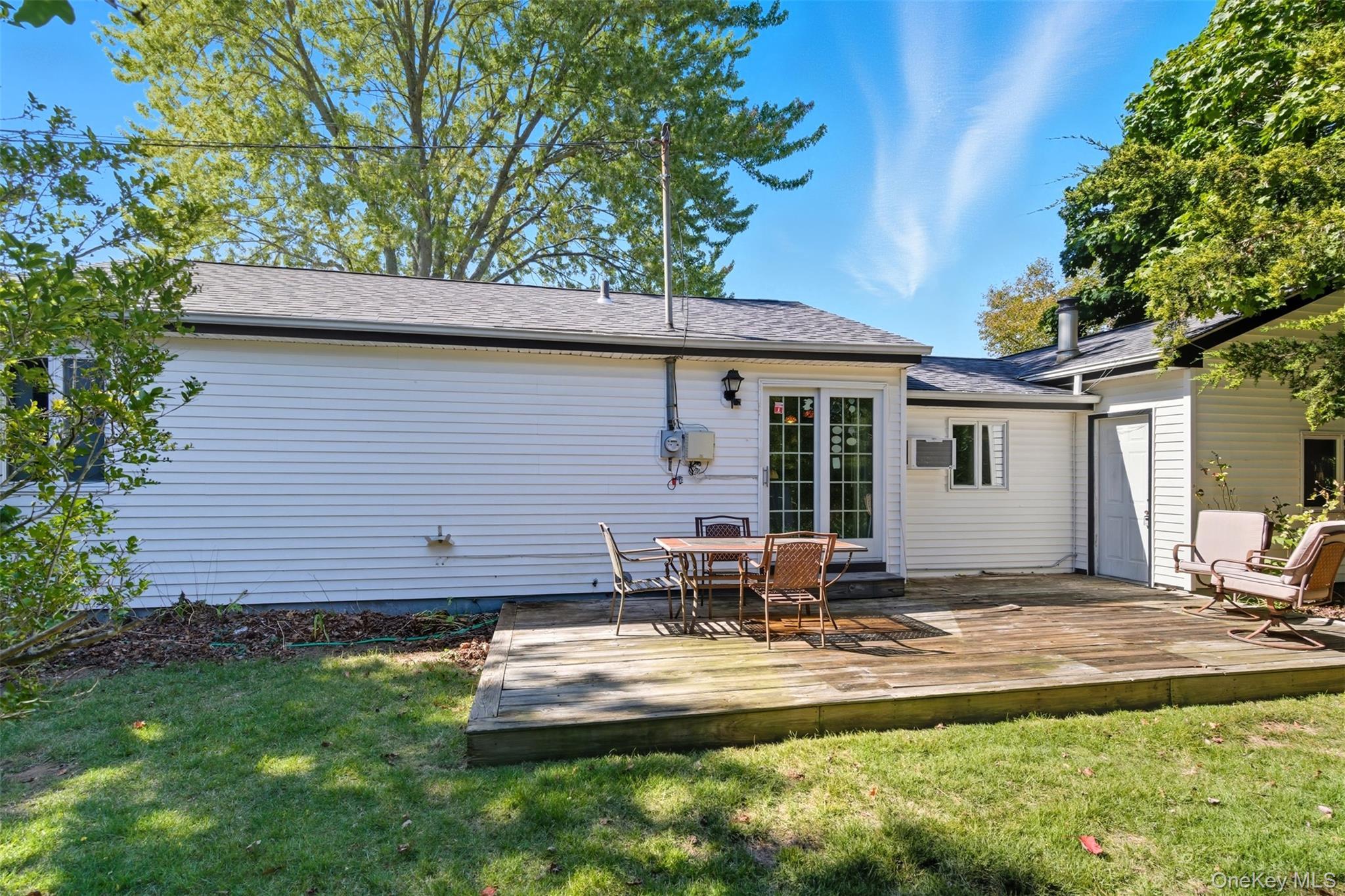 Single Family 5th  Suffolk County, NY 11731, MLS-917619-16