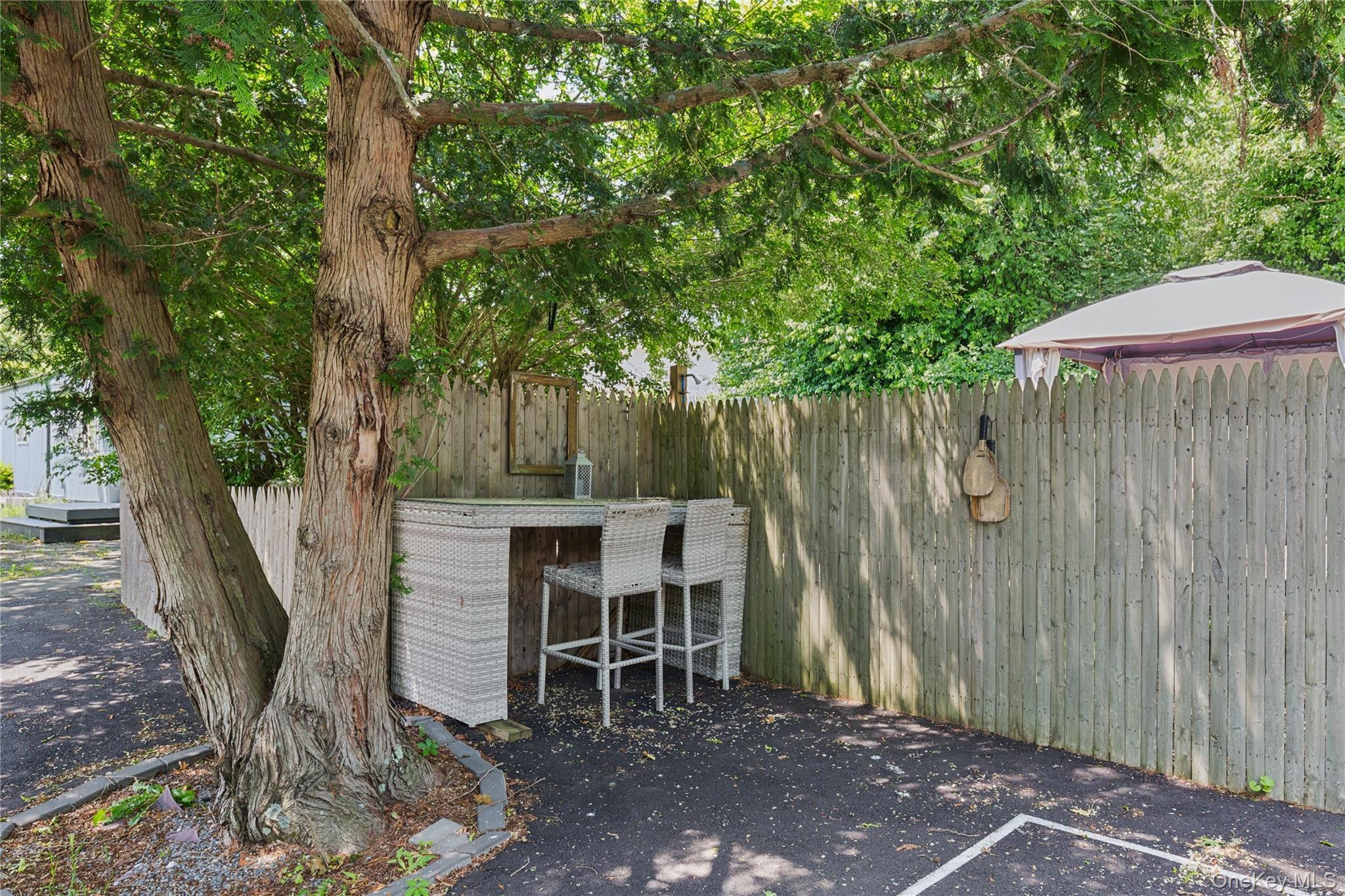 Single Family North Railroad Avenue  Suffolk County, NY 11901-6016, MLS-917625-24