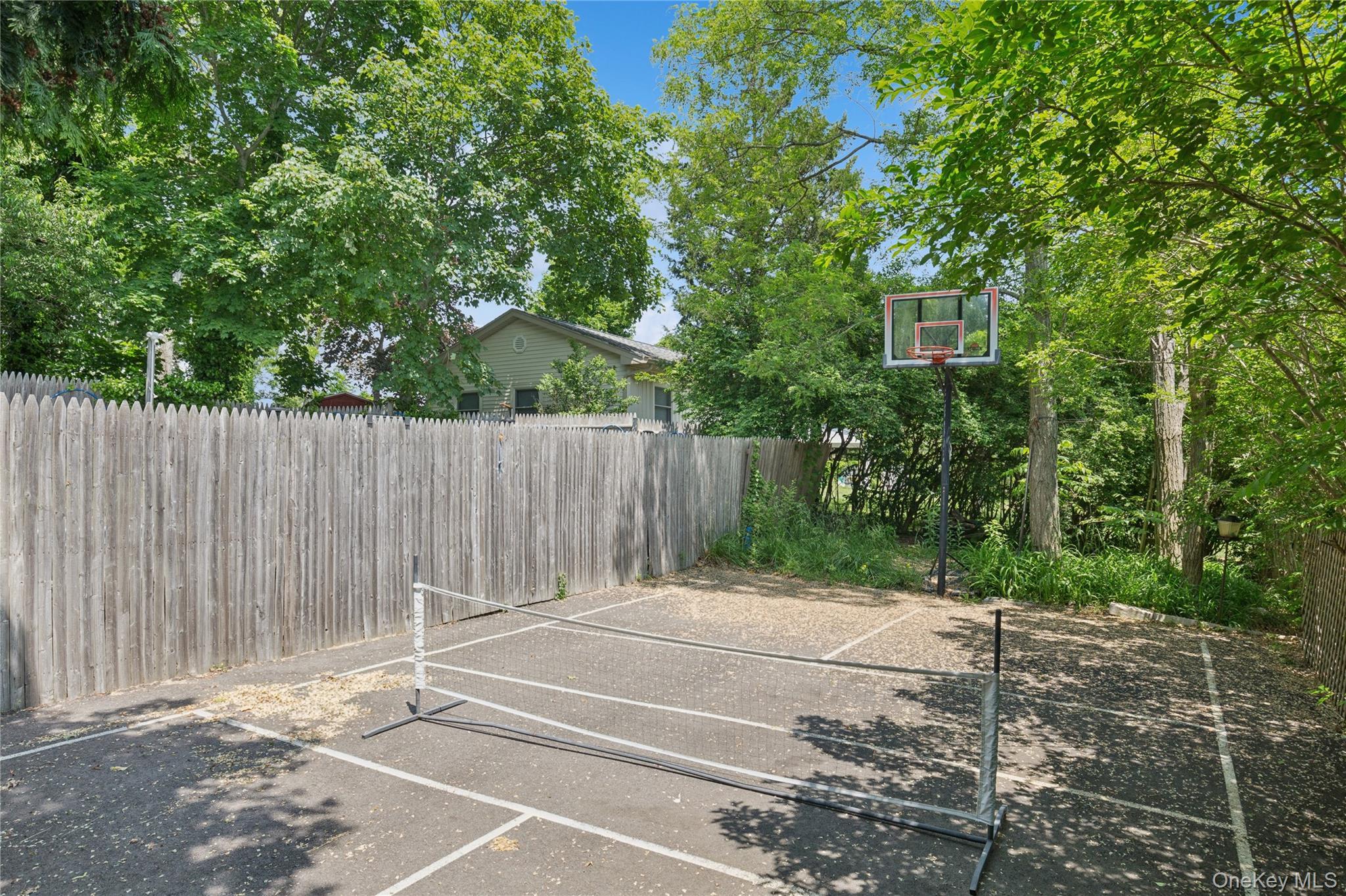 Single Family North Railroad Avenue  Suffolk County, NY 11901-6016, MLS-917625-25