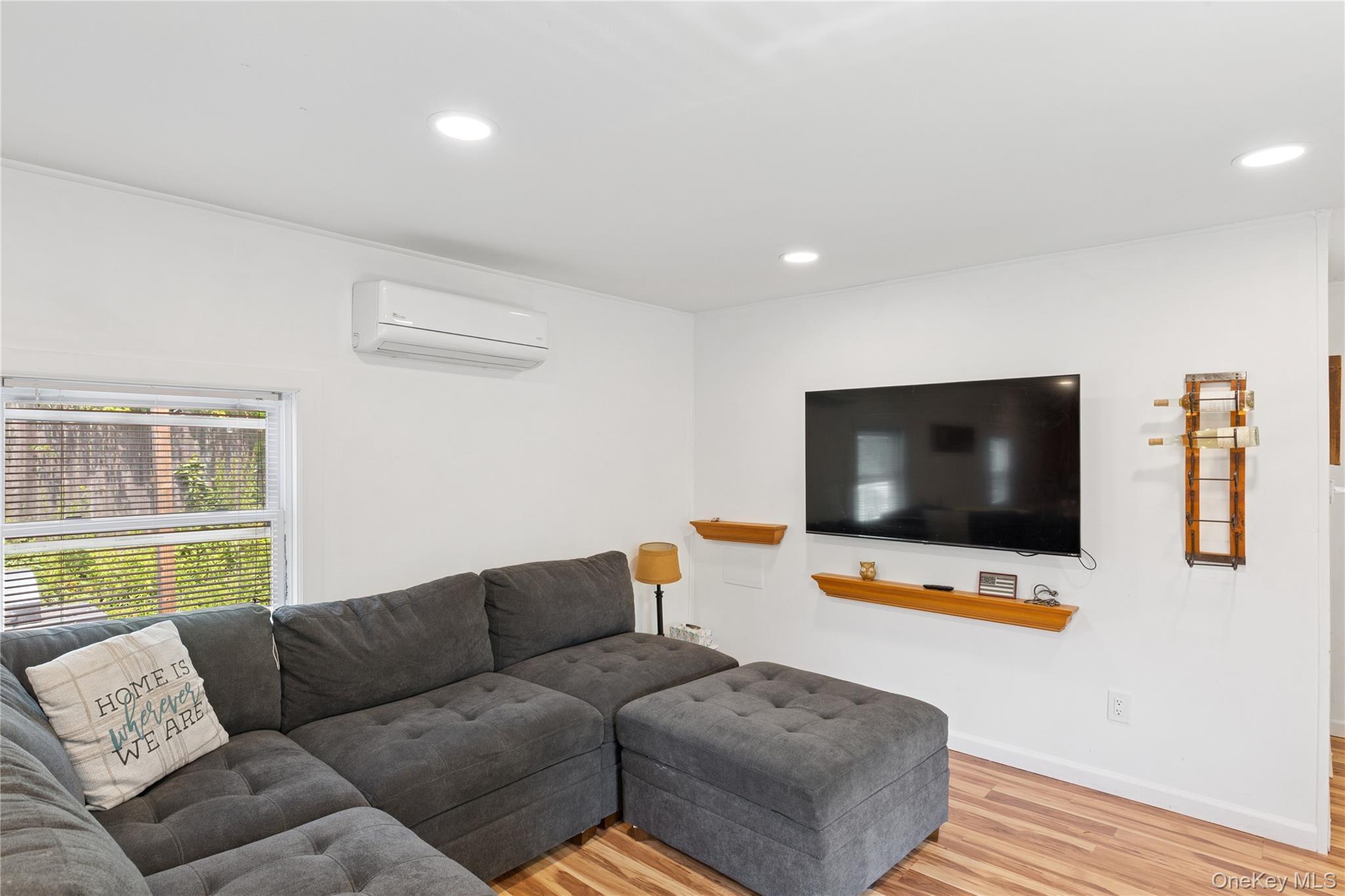 Single Family North Railroad Avenue  Suffolk County, NY 11901-6016, MLS-917625-3