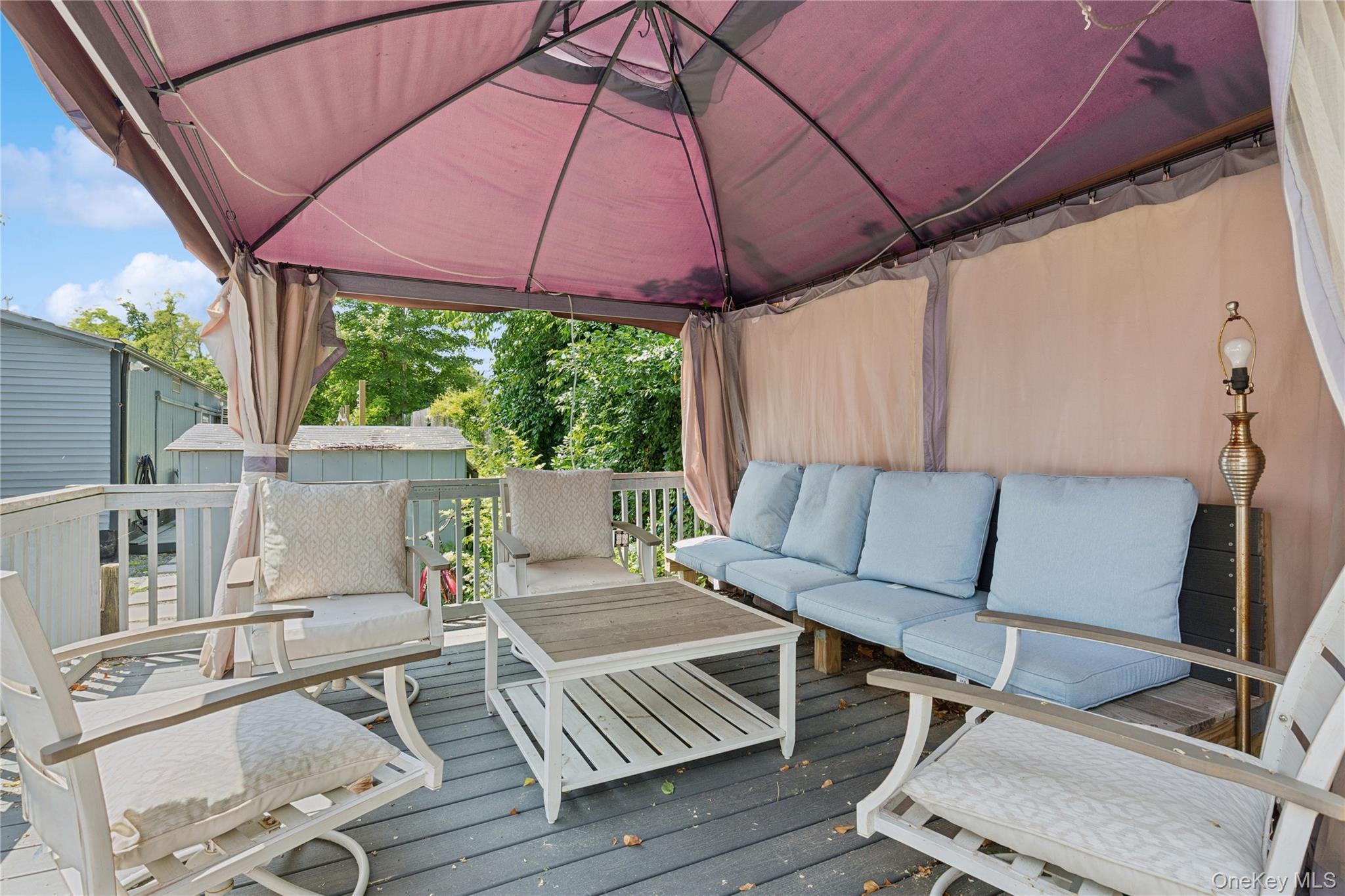 Single Family North Railroad Avenue  Suffolk County, NY 11901-6016, MLS-917625-39