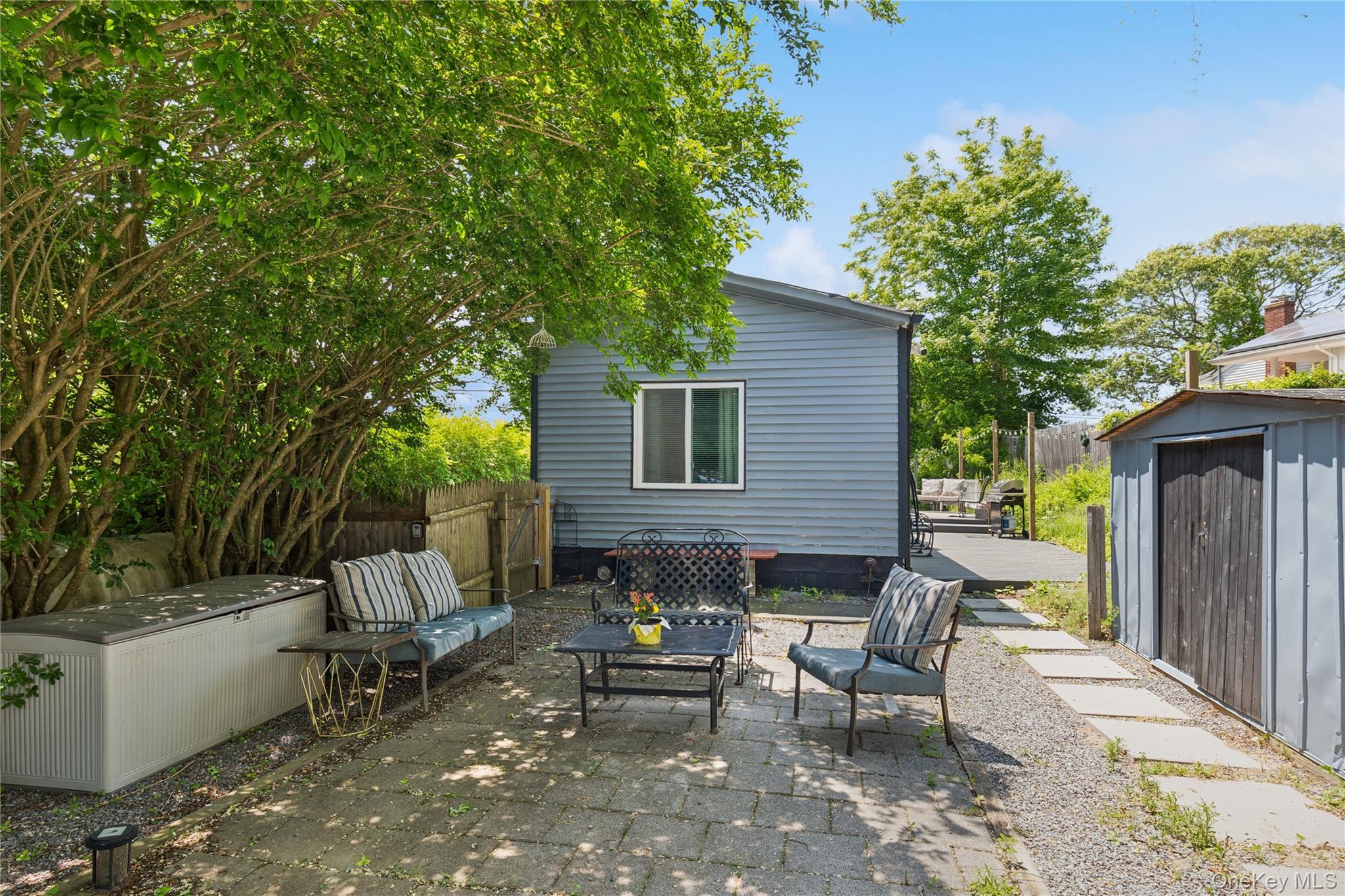 Single Family North Railroad Avenue  Suffolk County, NY 11901-6016, MLS-917625-40