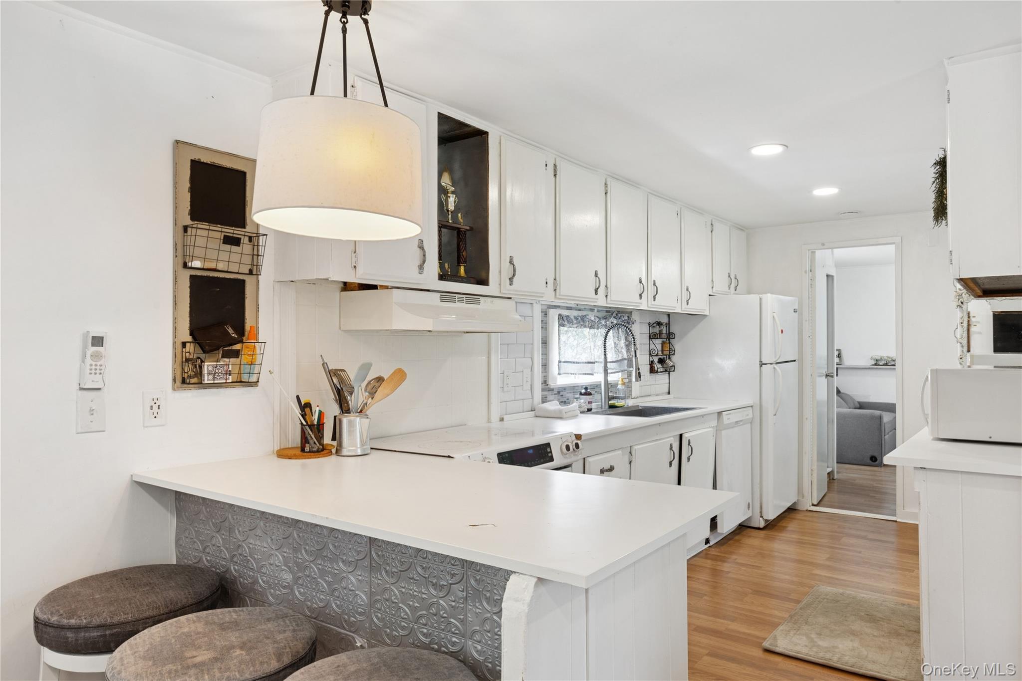 Single Family North Railroad Avenue  Suffolk County, NY 11901-6016, MLS-917625-5