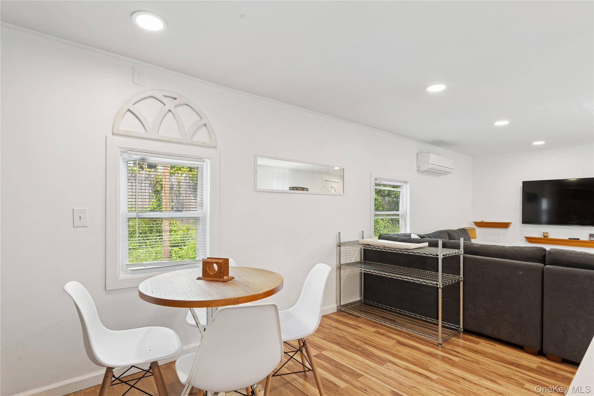 Single Family North Railroad Avenue  Suffolk County, NY 11901-6016, MLS-917625-6