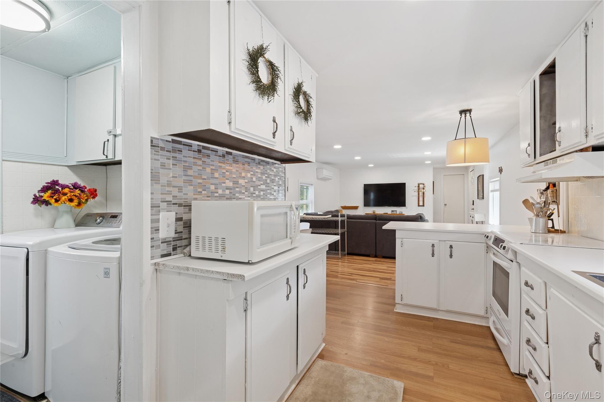 Single Family North Railroad Avenue  Suffolk County, NY 11901-6016, MLS-917625-8