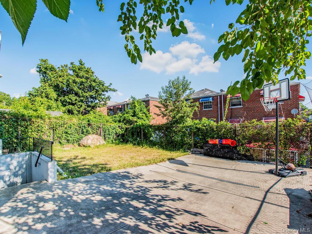 Single Family 223rd  Bronx, NY 10466, MLS-917639-16