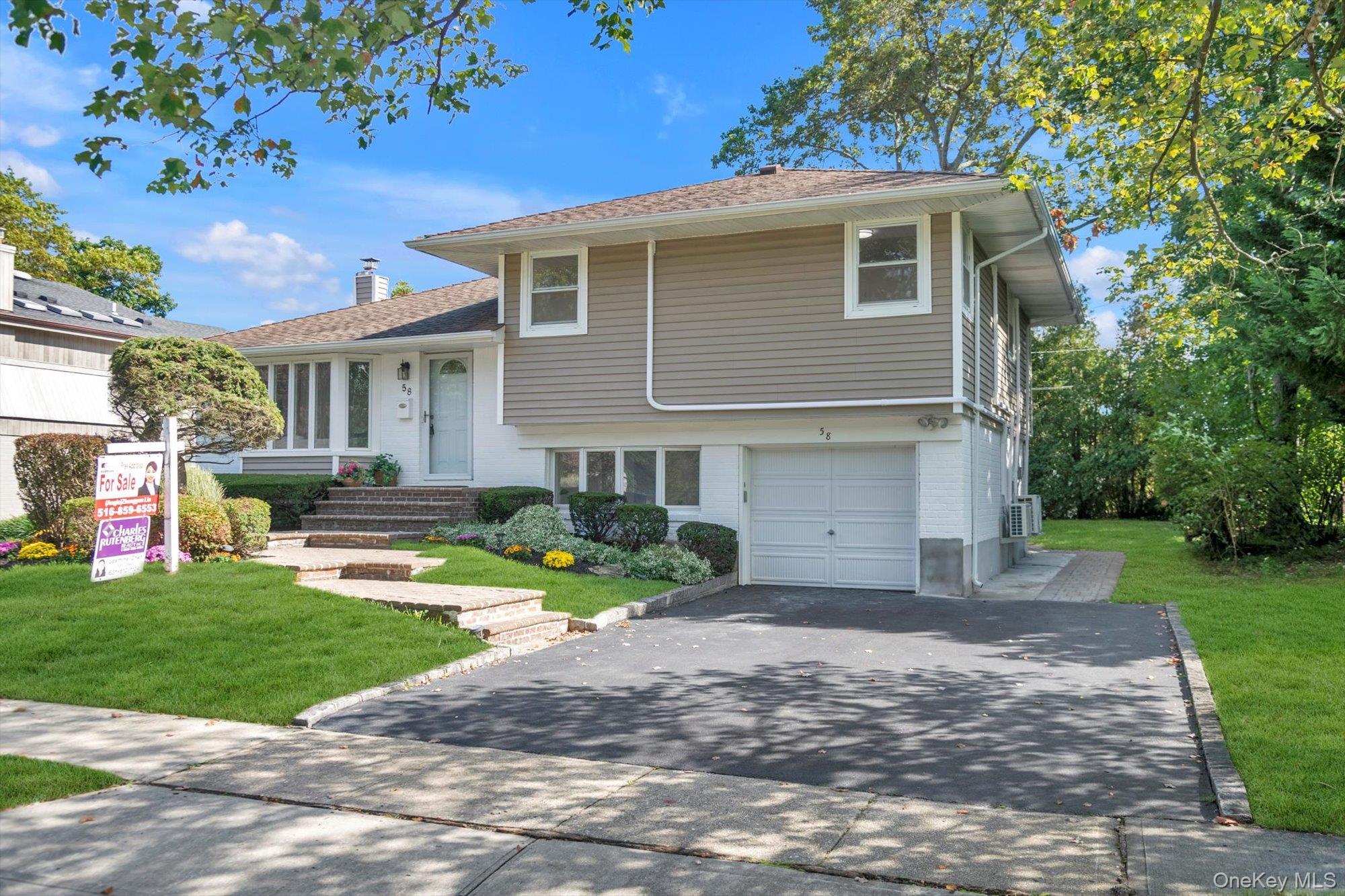 Single Family Briar Nassau County, NY 11753, MLS-917660-3