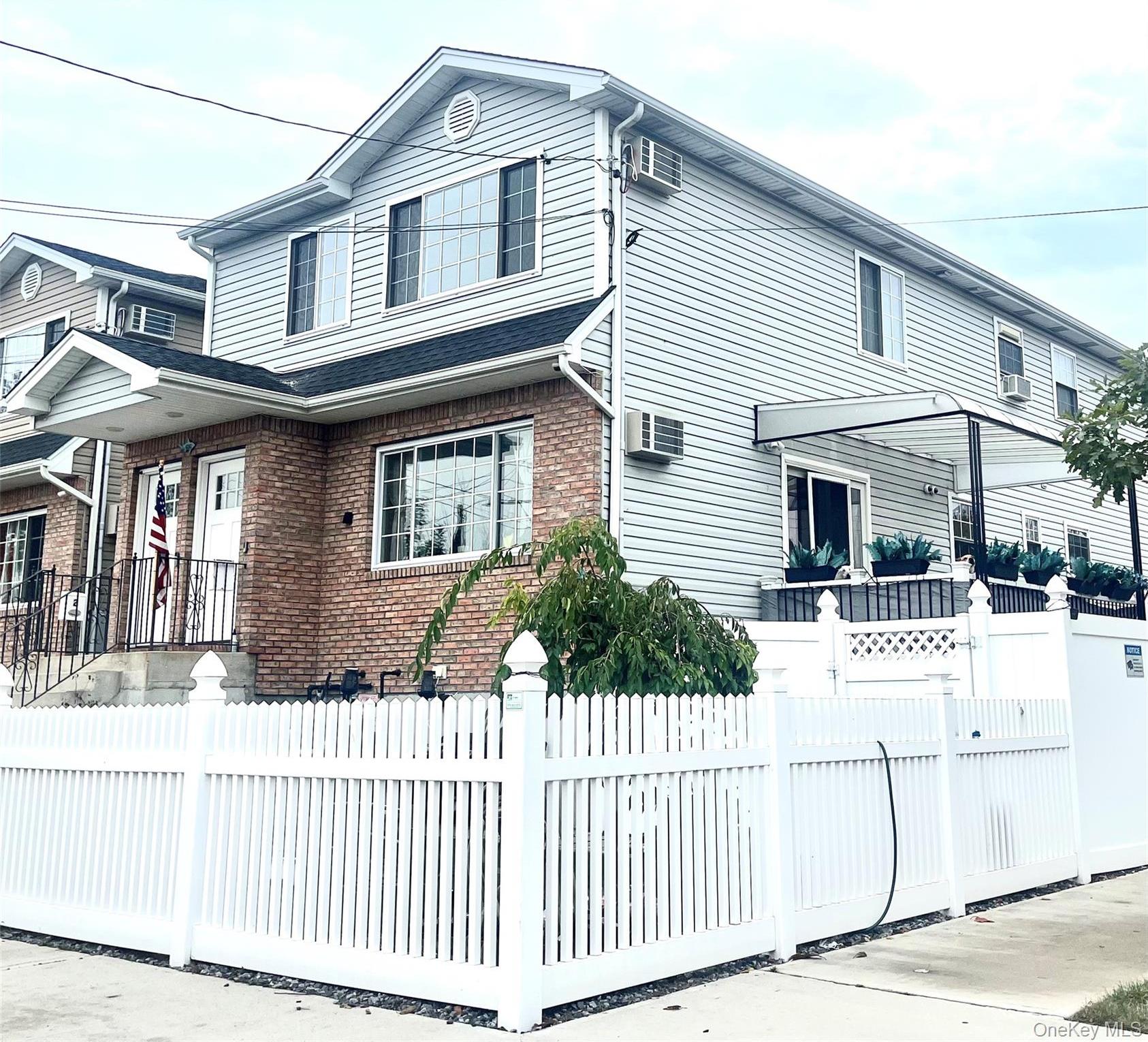 Single Family Decosta  Queens, NY 11692, MLS-917707-2