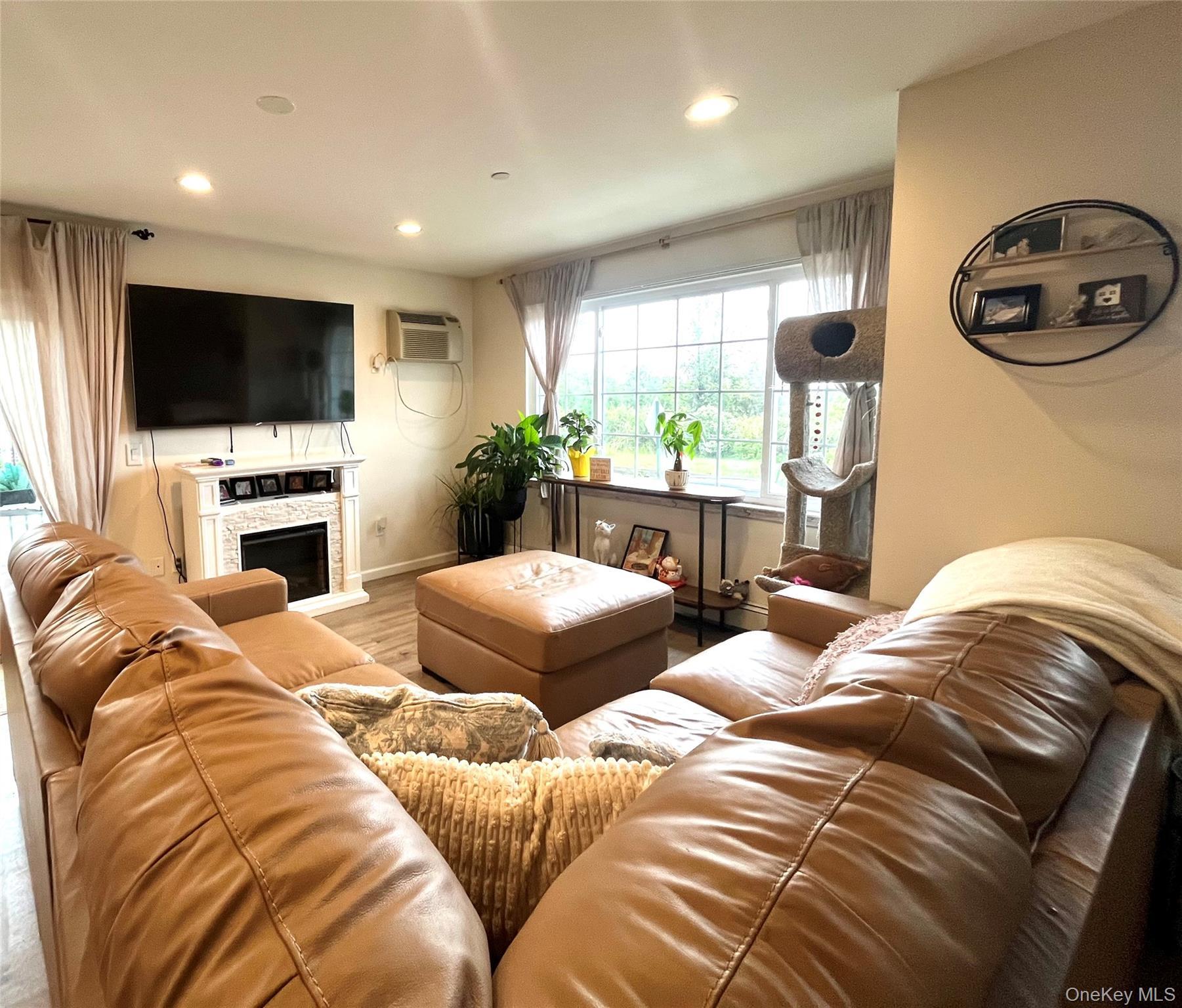 Single Family Decosta  Queens, NY 11692, MLS-917707-3