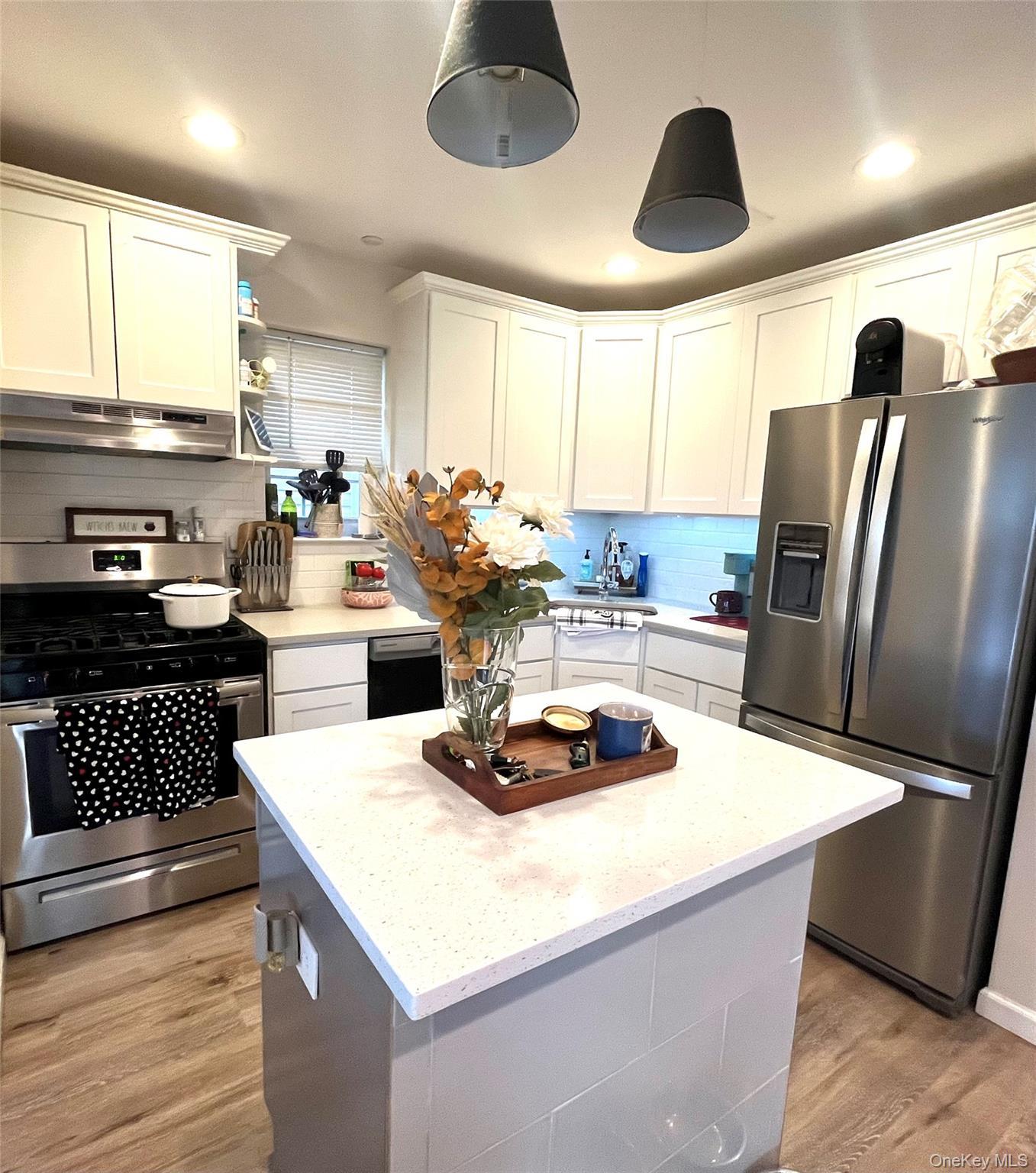 Single Family Decosta  Queens, NY 11692, MLS-917707-5