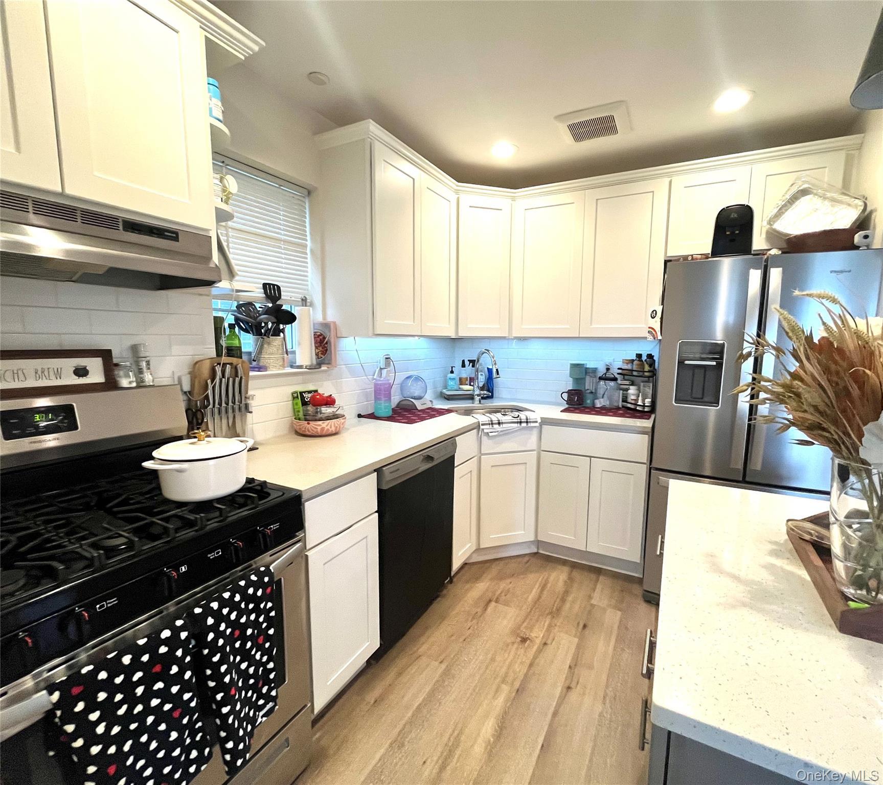 Single Family Decosta  Queens, NY 11692, MLS-917707-6