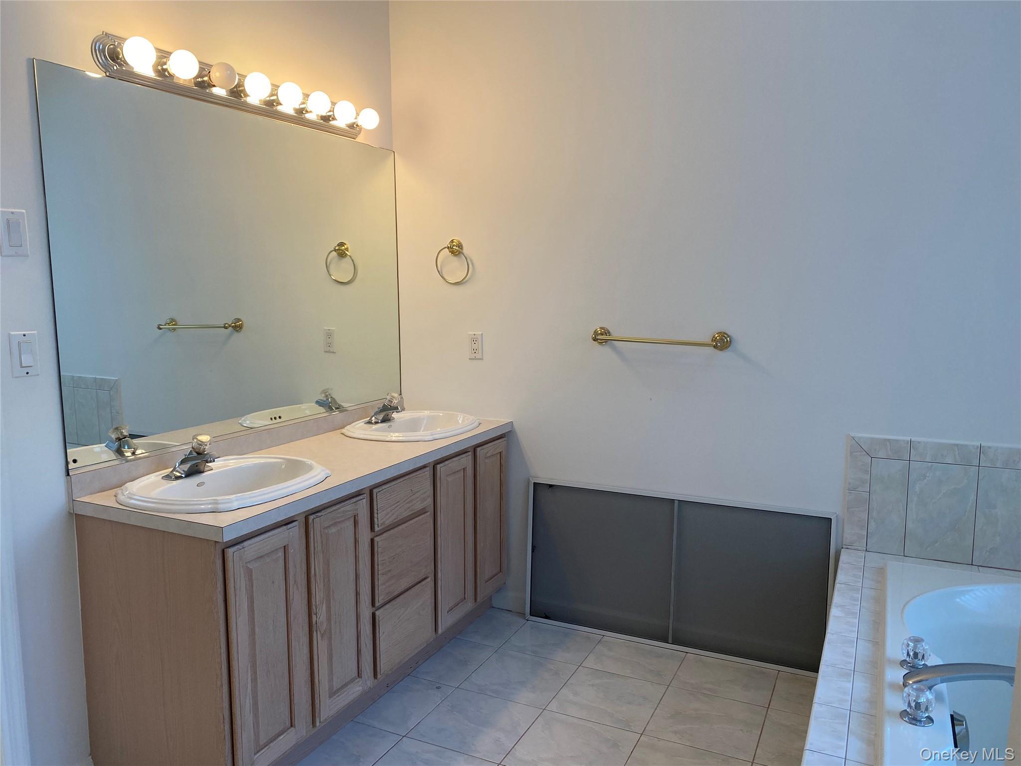 Single Family Pal  Suffolk County, NY 11786, MLS-917722-19