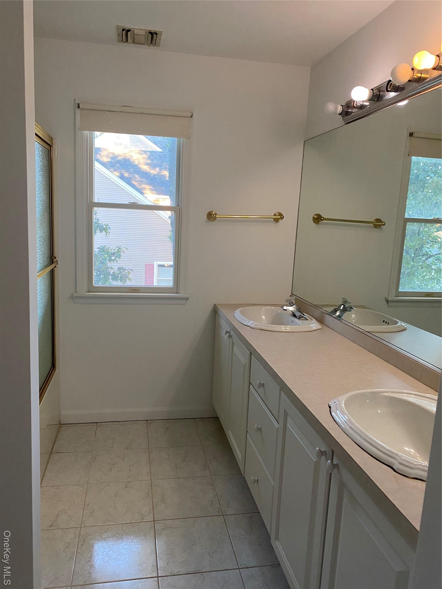 Single Family Pal  Suffolk County, NY 11786, MLS-917722-25