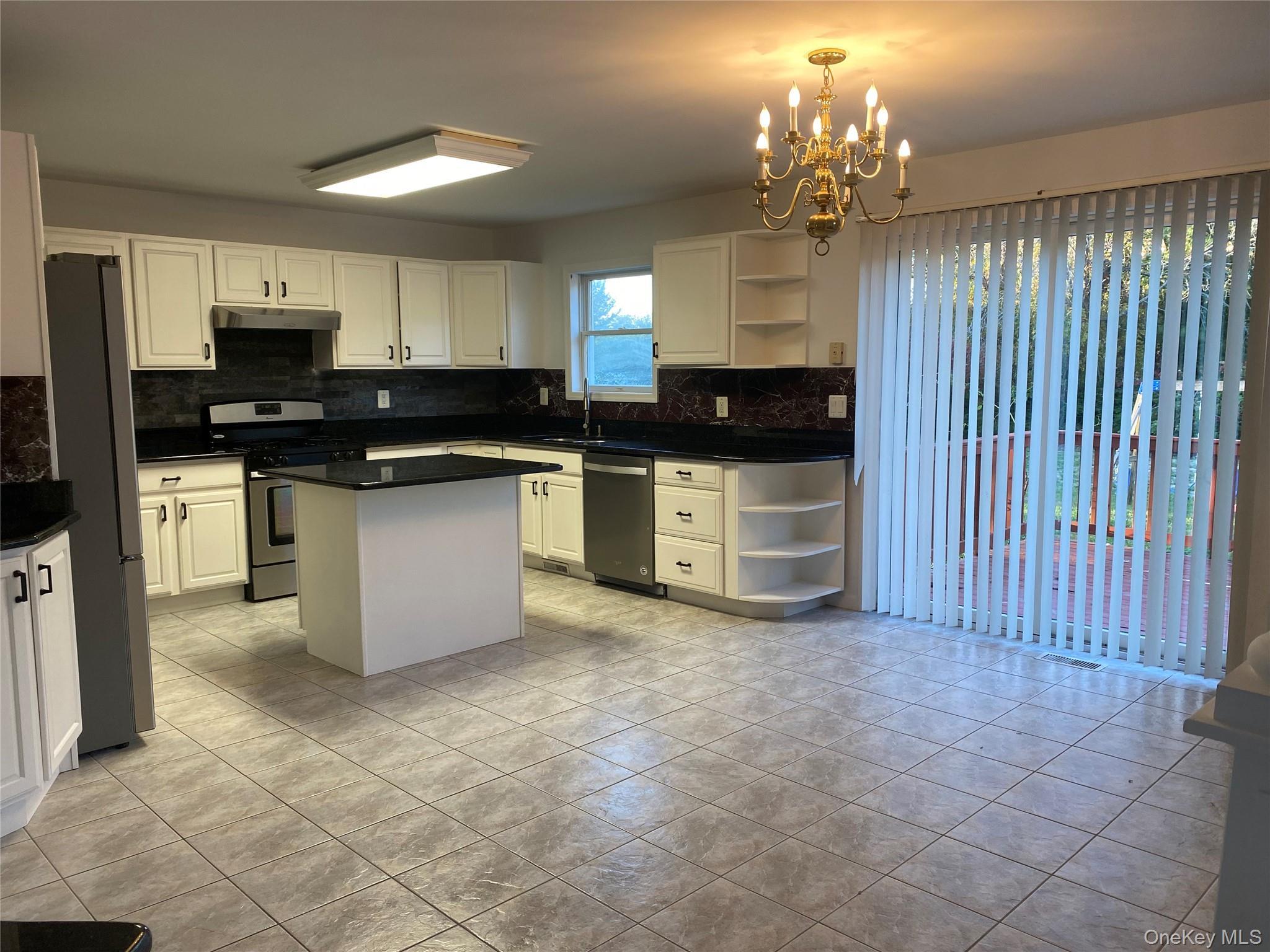 Single Family Pal  Suffolk County, NY 11786, MLS-917722-8