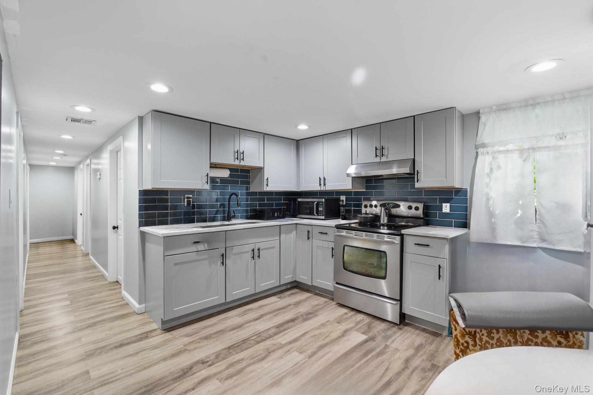 Single Family Lukens  Suffolk County, NY 11717, MLS-917725-6