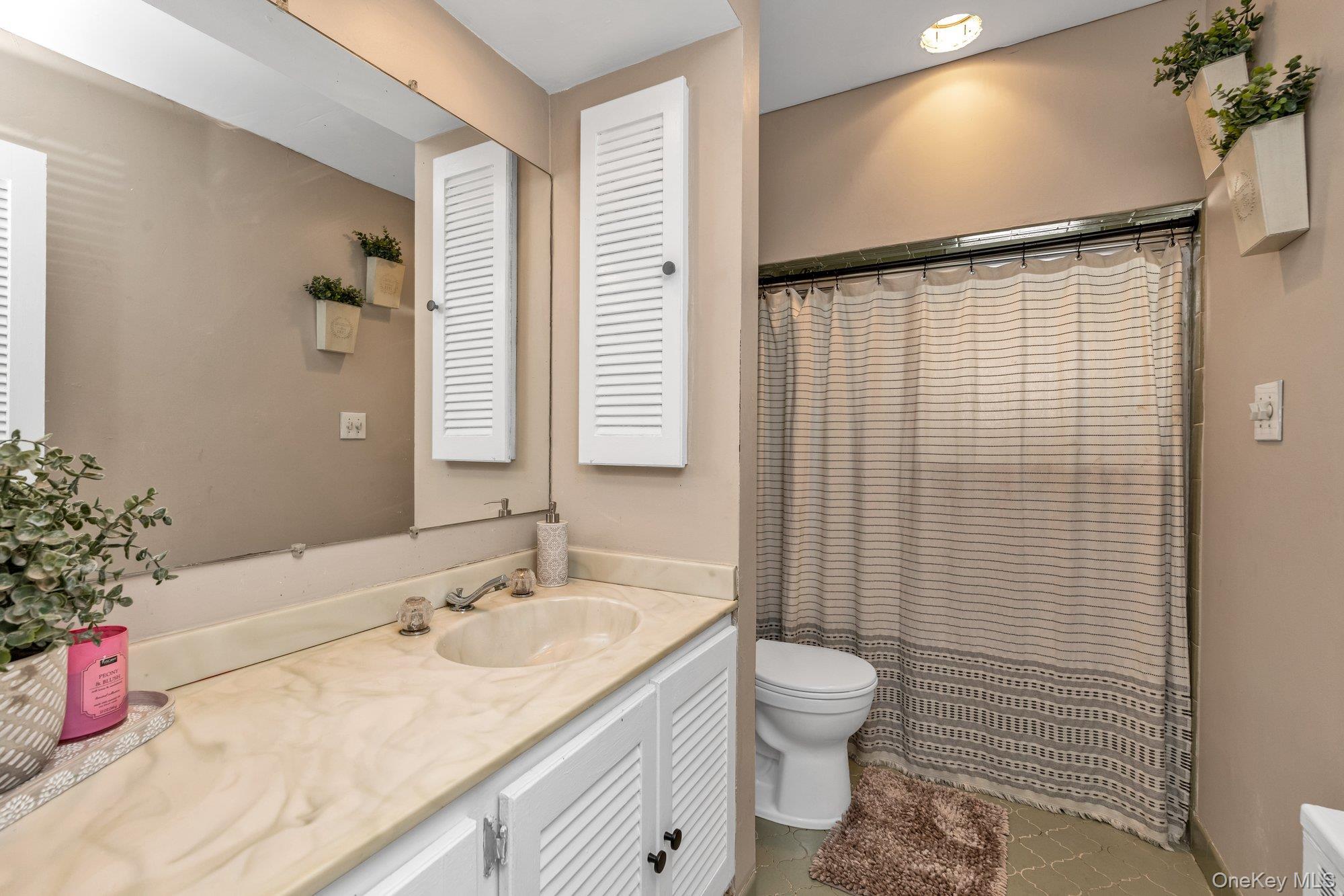 Single Family Wheeler  Nassau County, NY 11580, MLS-917728-10