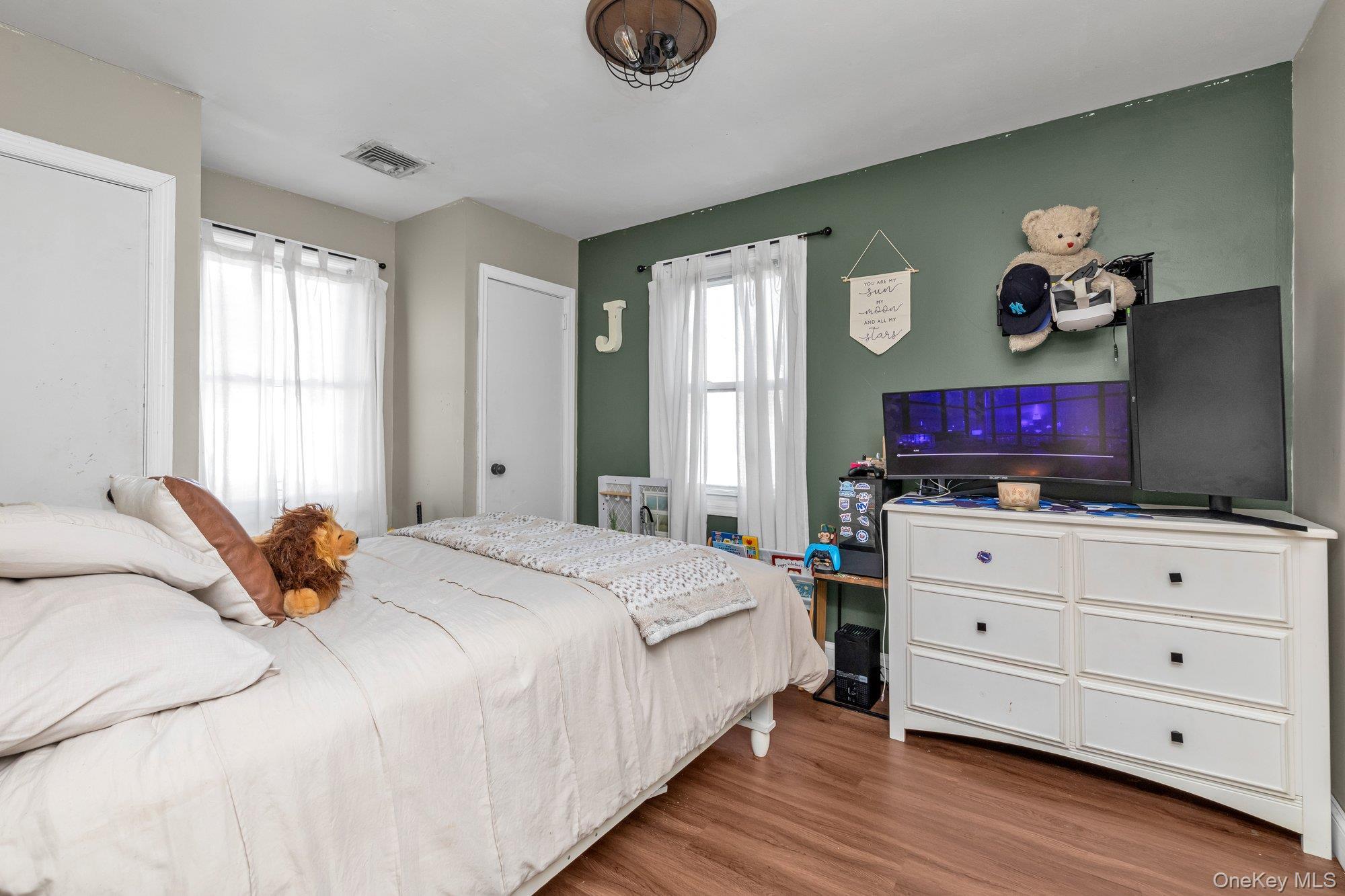 Single Family Wheeler  Nassau County, NY 11580, MLS-917728-11